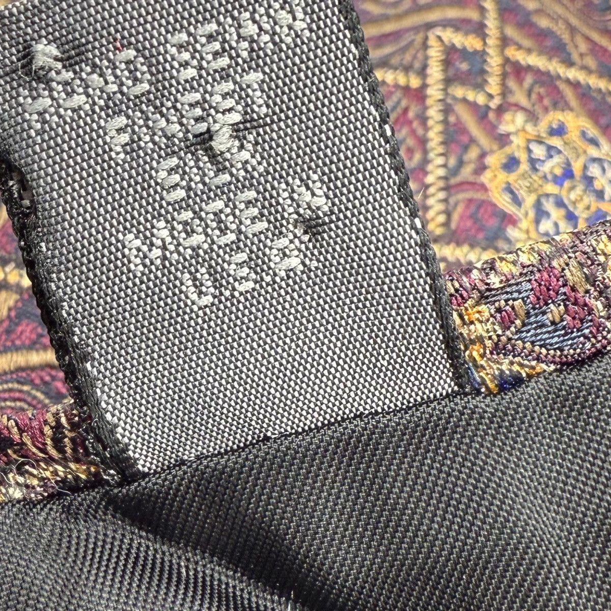 Robert Talbott Omaggio by Robert Talbott Silk Tie, Made in USA, Like New Size ONE SIZE - 5 Thumbnail