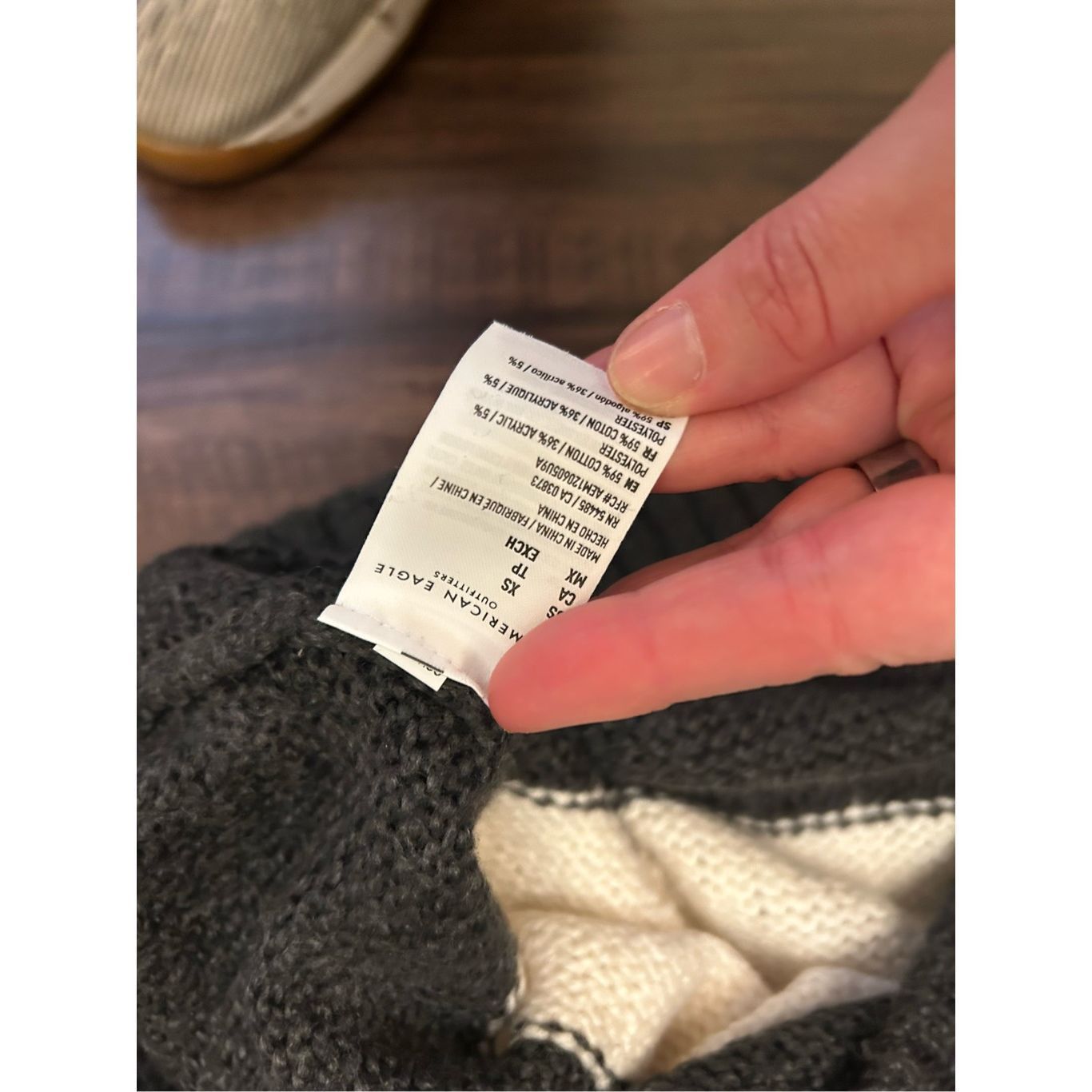 American Eagle Outfitters American Eagle NWT Tri-Color Gray, Cream, and Black Sweater, Size XS / US 0-2 / IT 36-38 - 10 Thumbnail