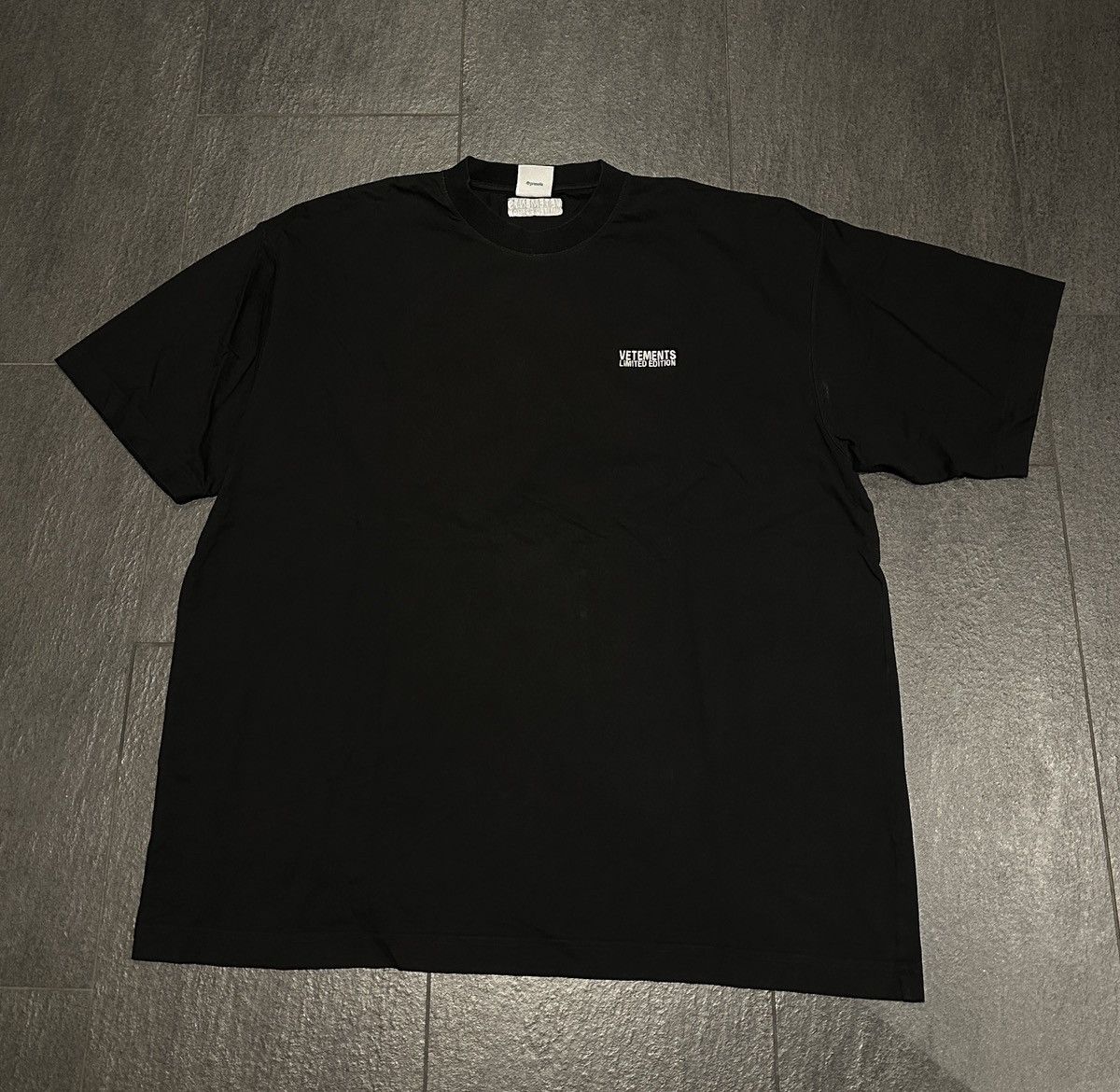 Vetements VETEMENTS limited edition T-shirt Oversized Size US S / EU 44-46 / 1 - 1 Thumbnail