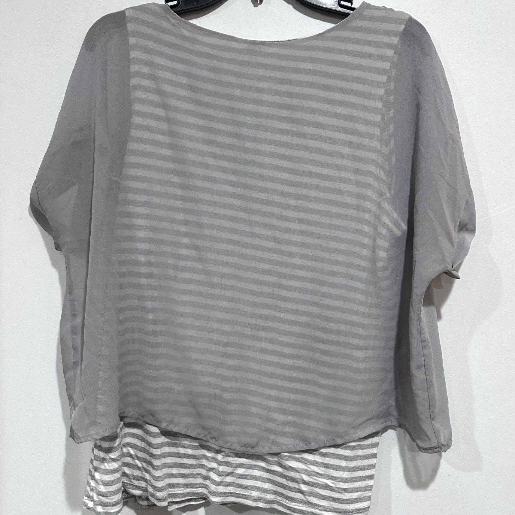 Vintage VINTAGE Bellatrix Shirt Womens L Gray Sheer Overlay Striped Dolman Sleeve Scoop Neck Lightweight Top Blouse Tunic Minimalist Size L / US 10 / IT 46 - 3 Thumbnail