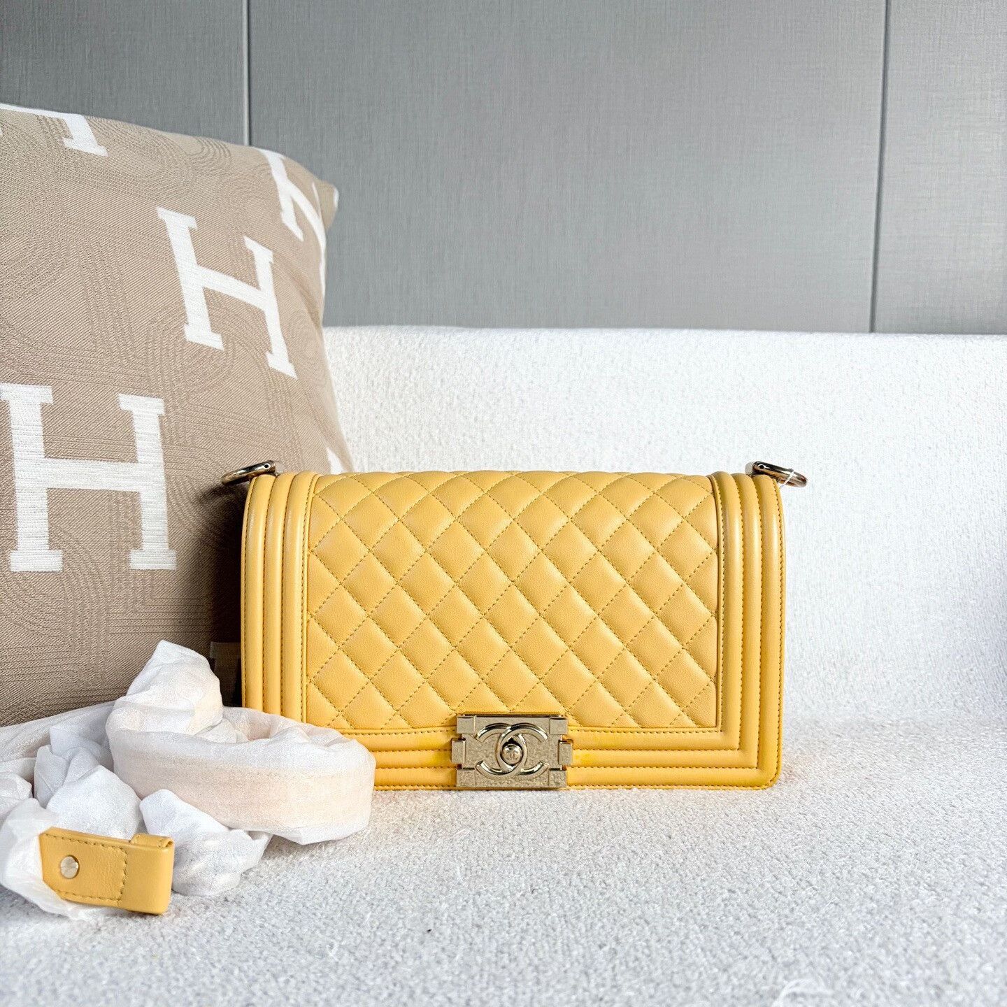 Chanel Pre-loved Bag Very good condition Size ONE SIZE - 1 Thumbnail