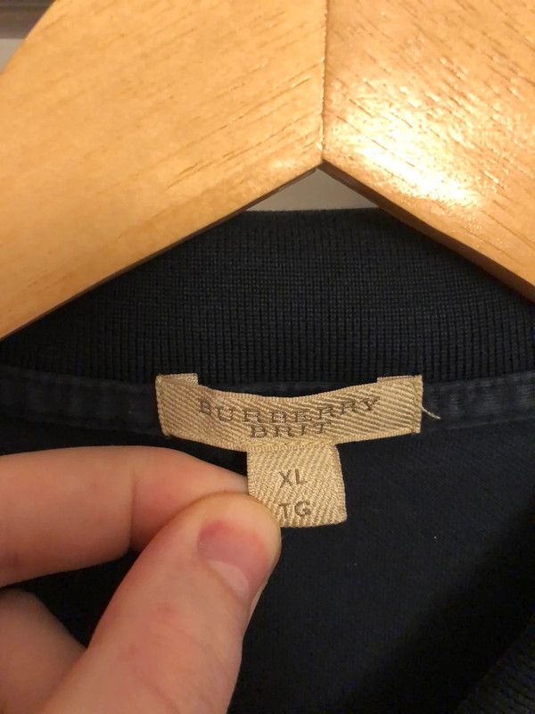 Burberry Burberry Heart Logo Polo Embroidered Navy Size US XL / EU 56 / 4 - 4 Thumbnail