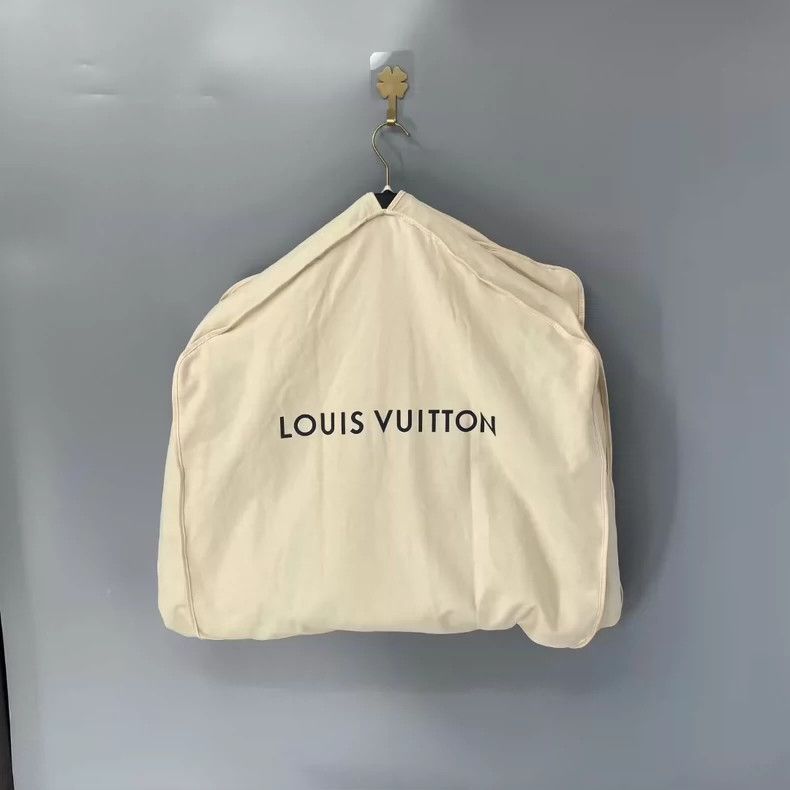 Louis Vuitton Louis Vuitton Zippered Sleeve Logo Jacket 2501-Nextarrow Size US XS / EU 42 / 0 - 7 Thumbnail