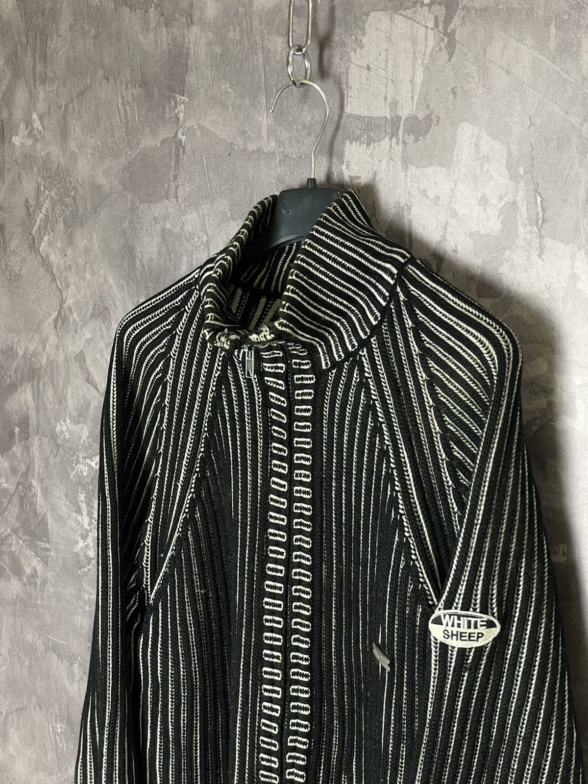 Vintage Y2K VTG 1990s 3D Striped Knit Zip Sweater Japan Skinny Style Size US L / EU 52-54 / 3 - 7 Thumbnail