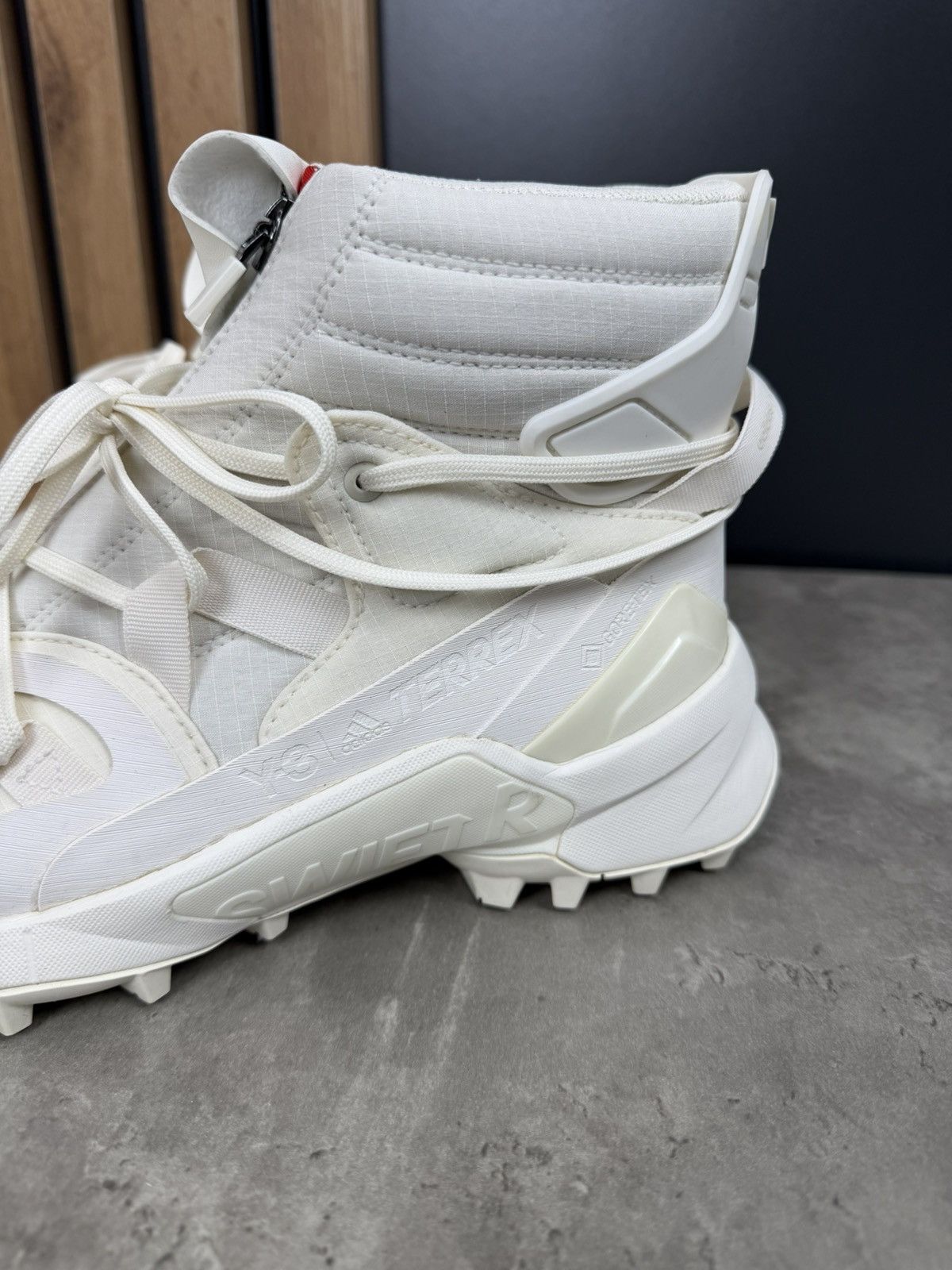 Yohji Yamamoto Adidas Y-3 Yohji Yamamoto Terrex Swift R3 Gore-Tex Size 7 Size US 7 / EU 40 - 3 Thumbnail