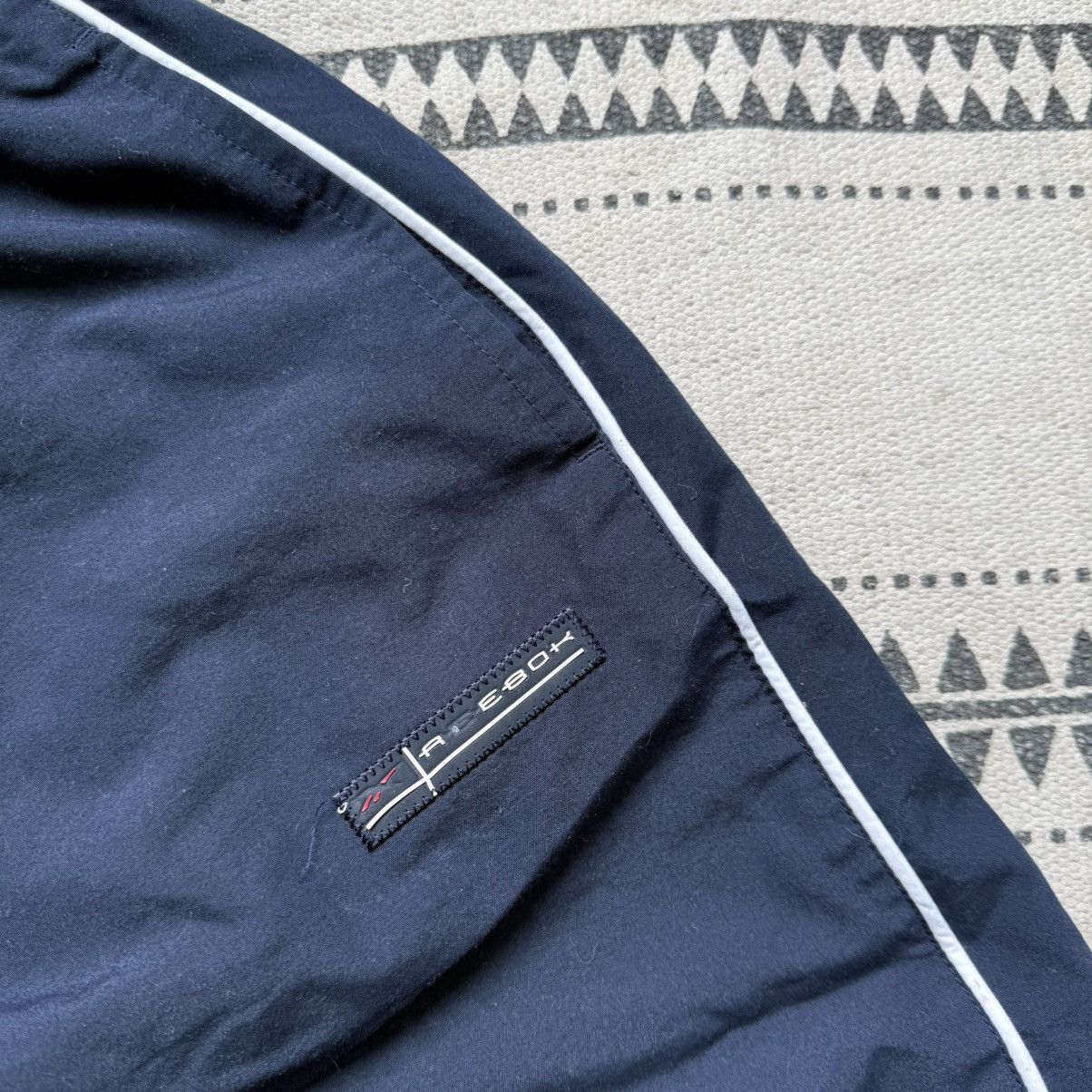 Reebok Vintag Reebok Long short Y2K loose fit Japanese logo Size US 34 / EU 50 - 6 Thumbnail