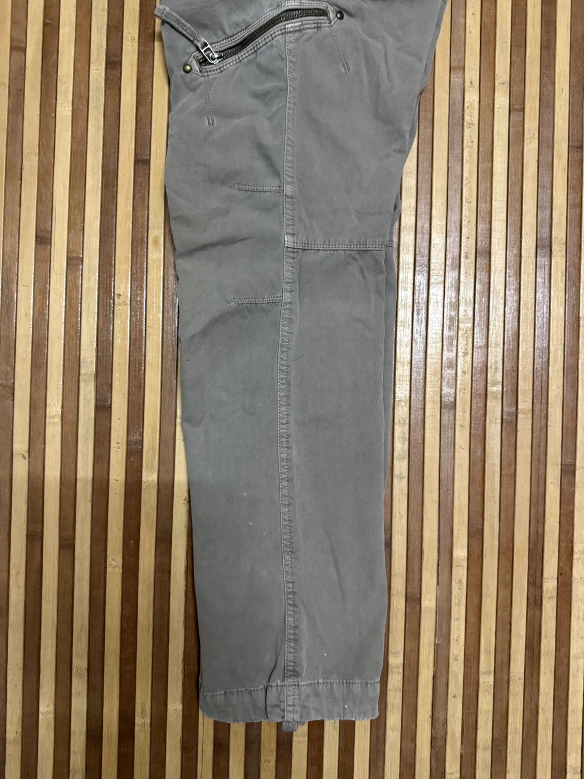 Uniqlo UNIQLO CARGO PANTS MULTIPOCKET / STREETWEAR Size US 31 - 12 Thumbnail