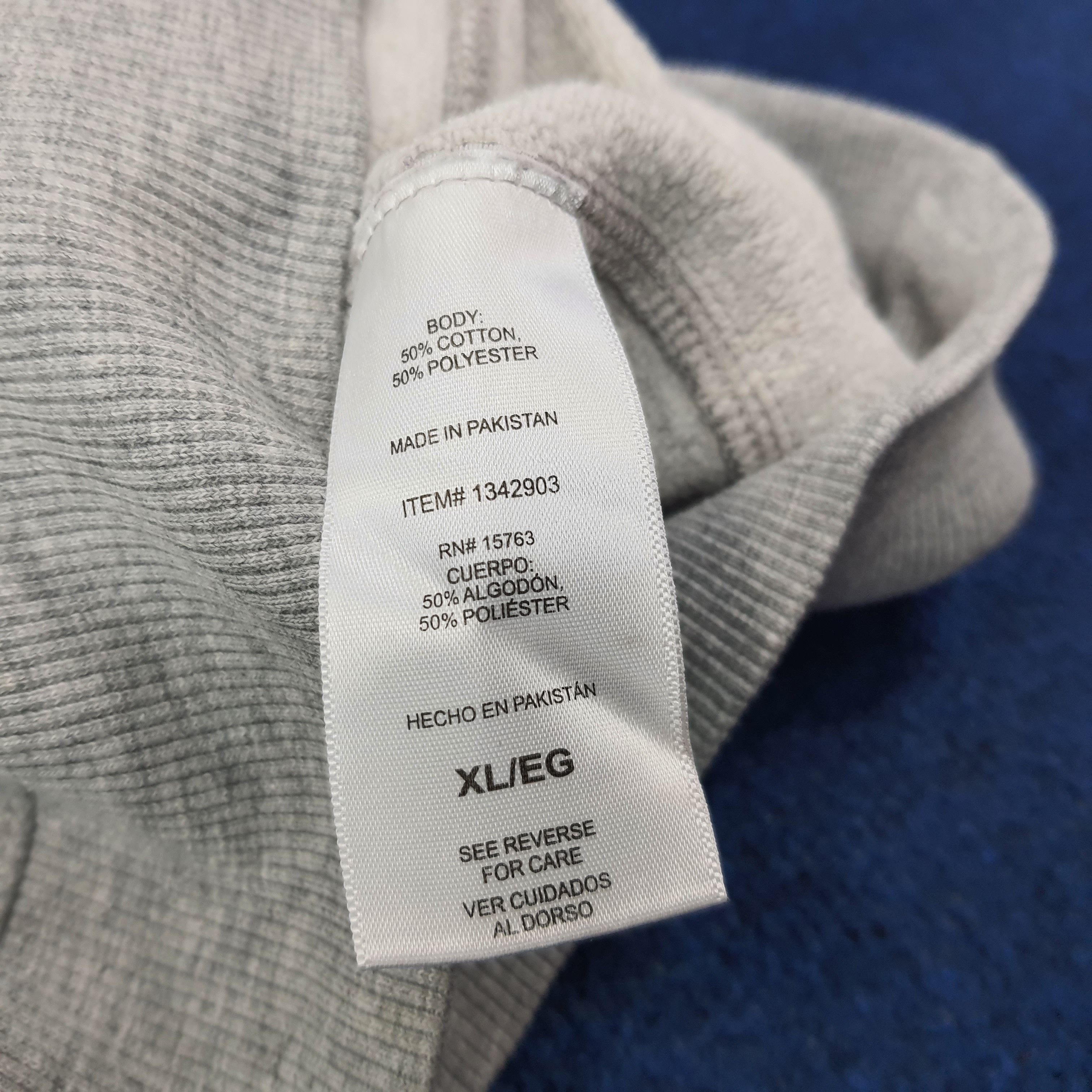 Champion Vintage Champion Center Sweatshirt C266N4 Size US L / EU 52-54 / 3 - 7 Thumbnail