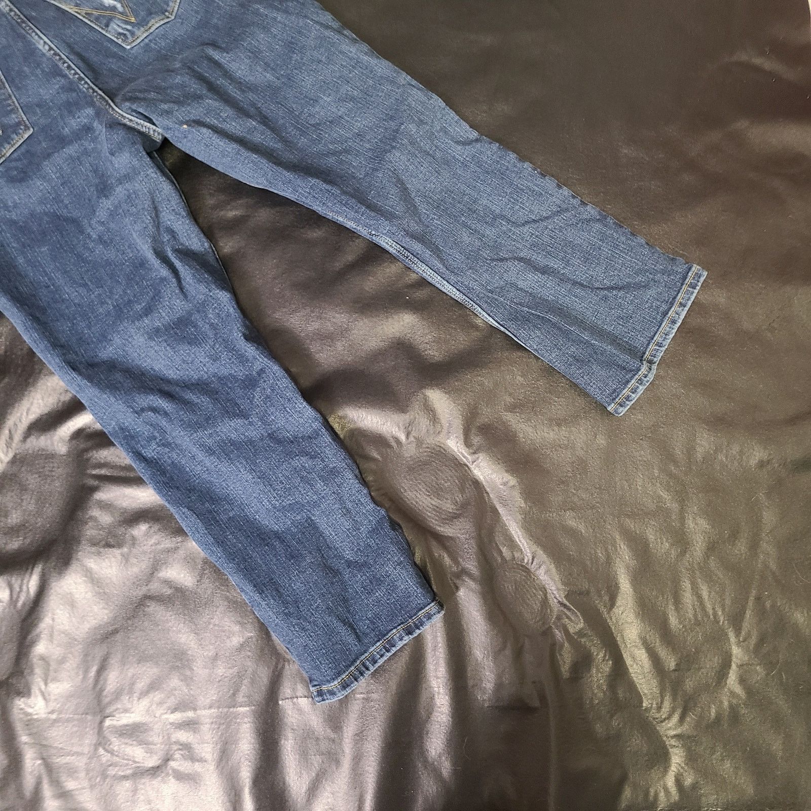 Wrangler Wrangler dark blue high-rise true straight crop size 12 Size 34" / US 12 / IT 48 - 6 Thumbnail
