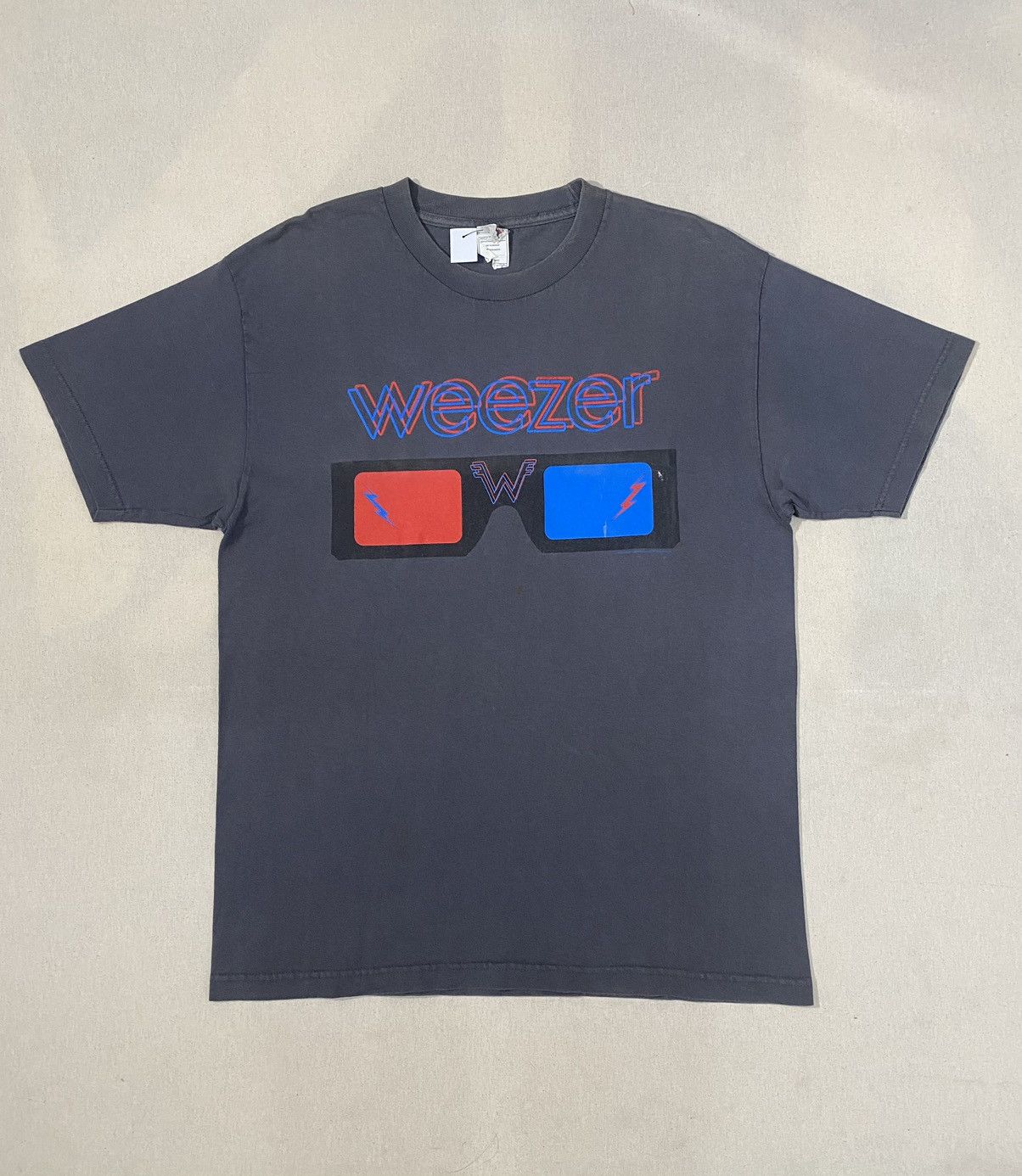 Vintage Vintage weezer band tees Size US L / EU 52-54 / 3 - 1 Thumbnail