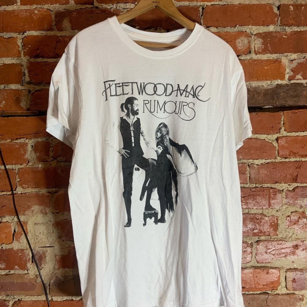 Designer Fleetwood Mac Xlarge white graphic preowned T-shirt Size US XL / EU 56 / 4 - 2 Thumbnail