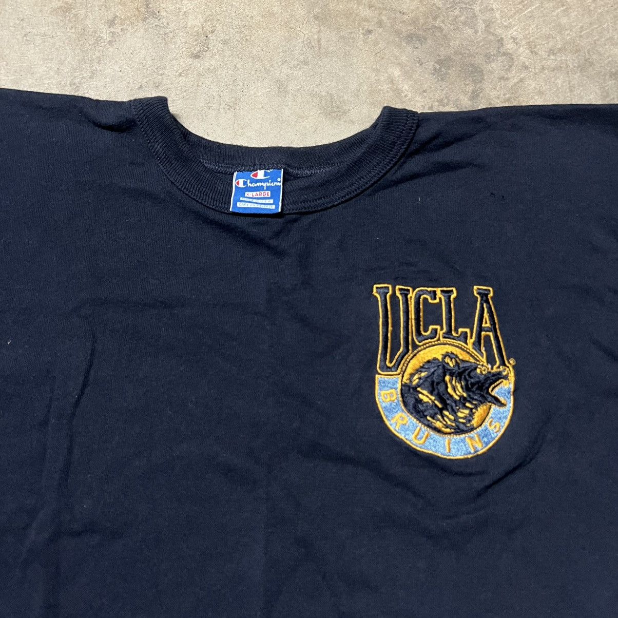 Champion × Vintage Vintage 90’s UCLA Bruins 🇺🇸 Embroidered Champion T-Shirt Size US XL / EU 56 / 4 - 2 Thumbnail