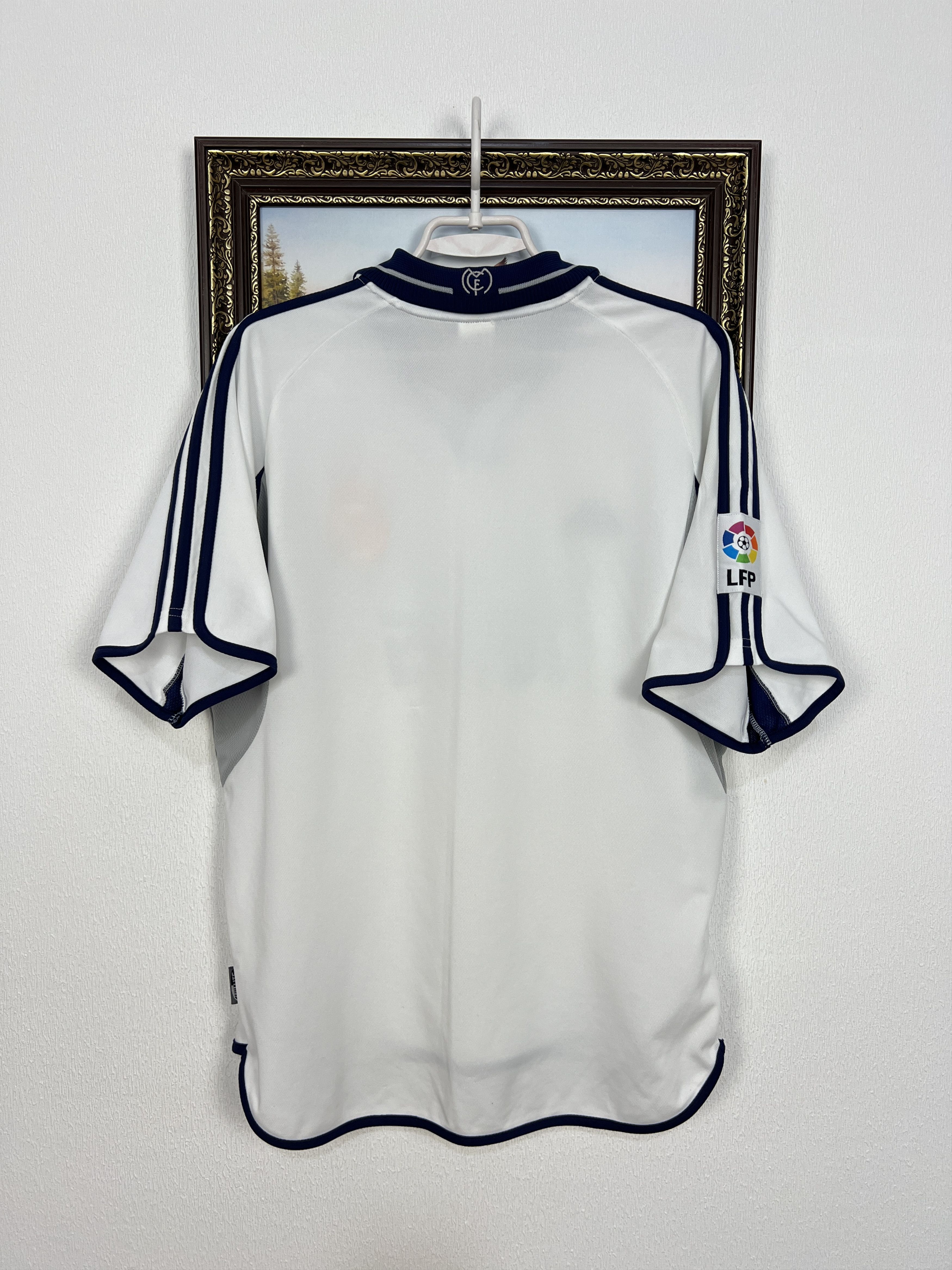 Adidas Real Madrid Home football shirt 2000 Soccer Jersey Mens Size US M / EU 48-50 / 2 - 13 Thumbnail