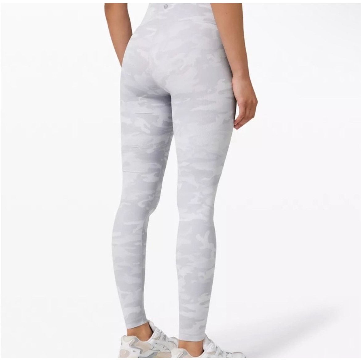 Lululemon Lululemon White Camo Wunder Under Leggings Size 4 Size 27" / US 4 / IT 40 - 2 Thumbnail