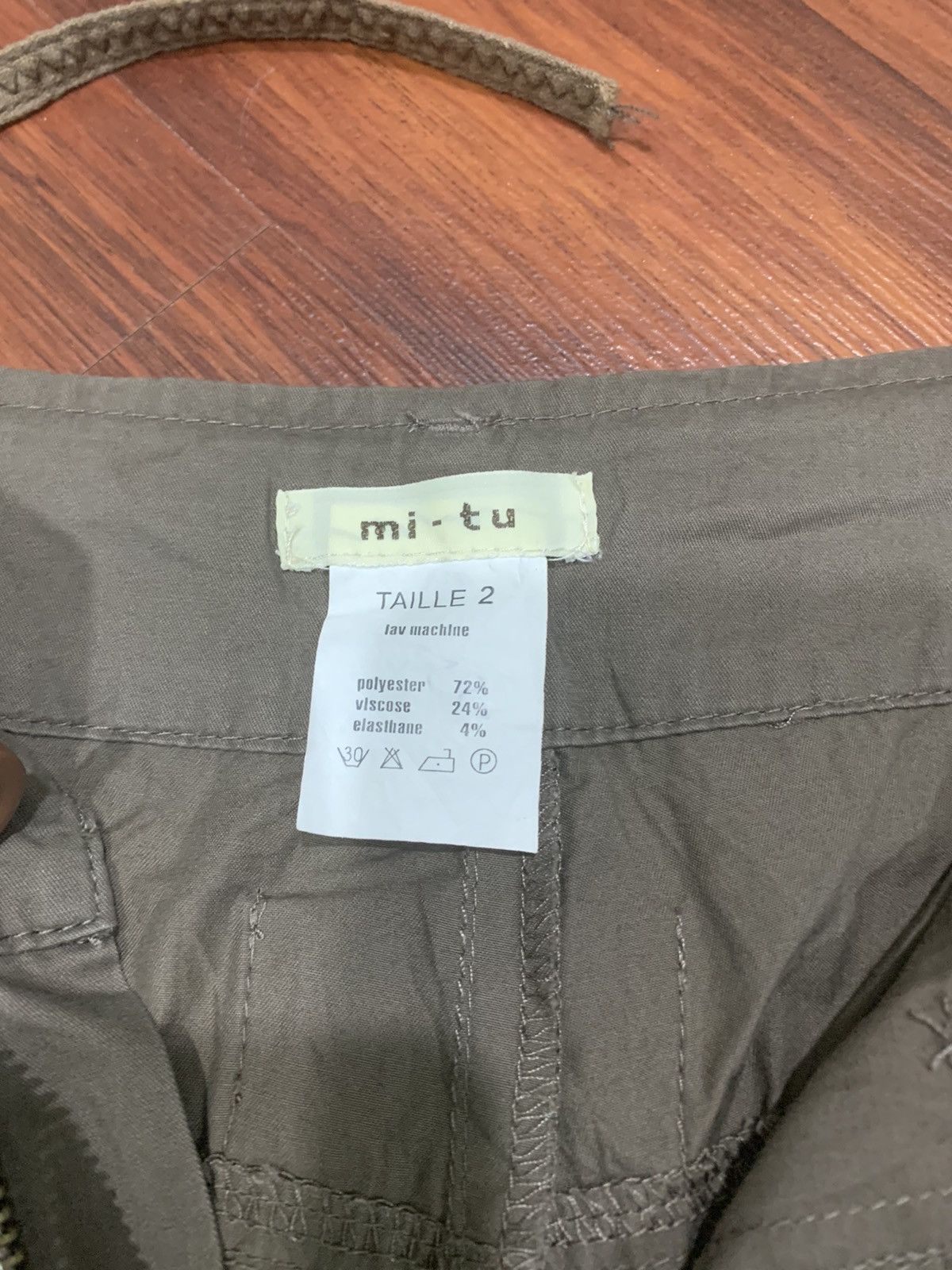 Mi-Tu Embroidered Flower Bondage Pants