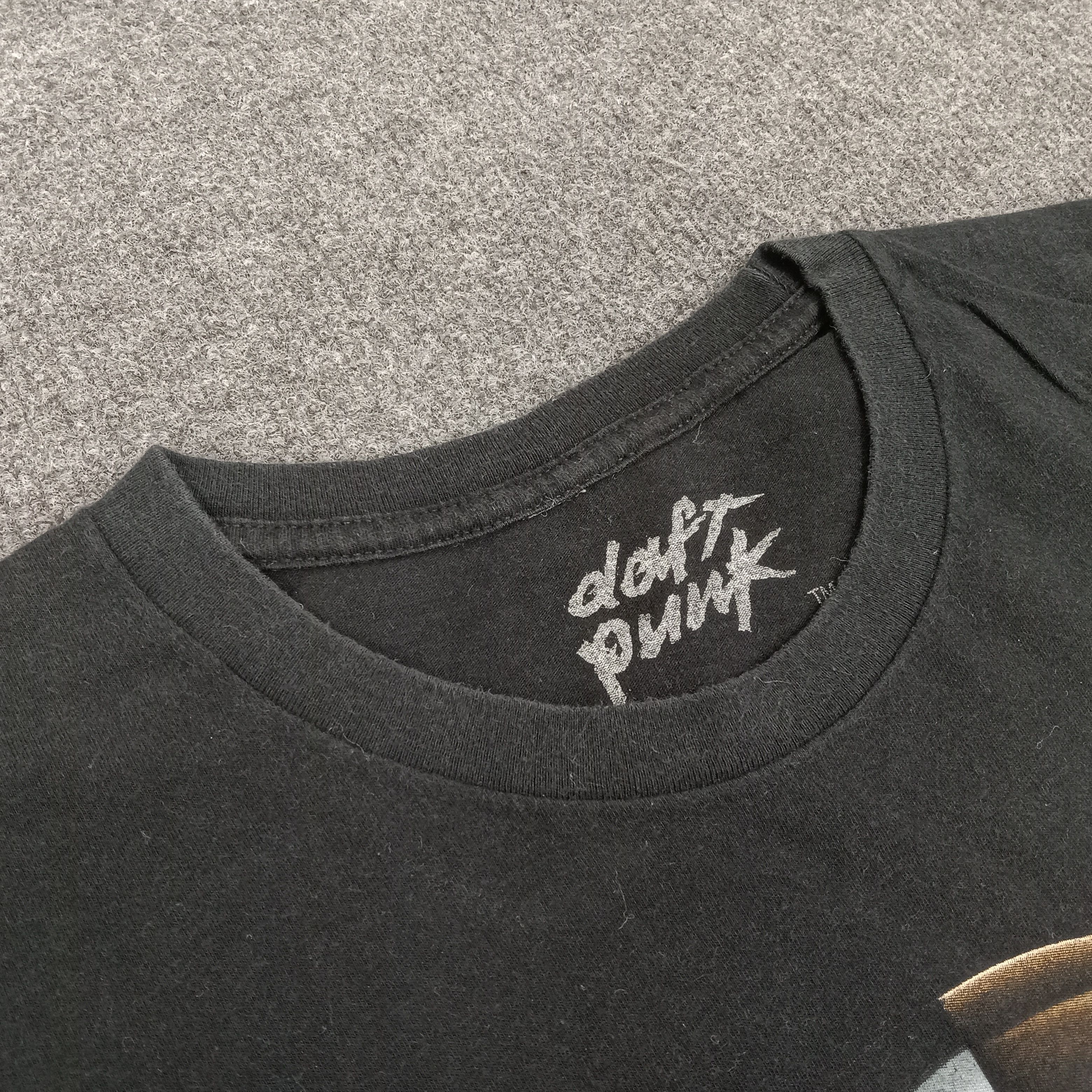 Vintage Daft Punk American Electronic Duo Music Tshirt Size US L / EU 52-54 / 3 - 4 Thumbnail