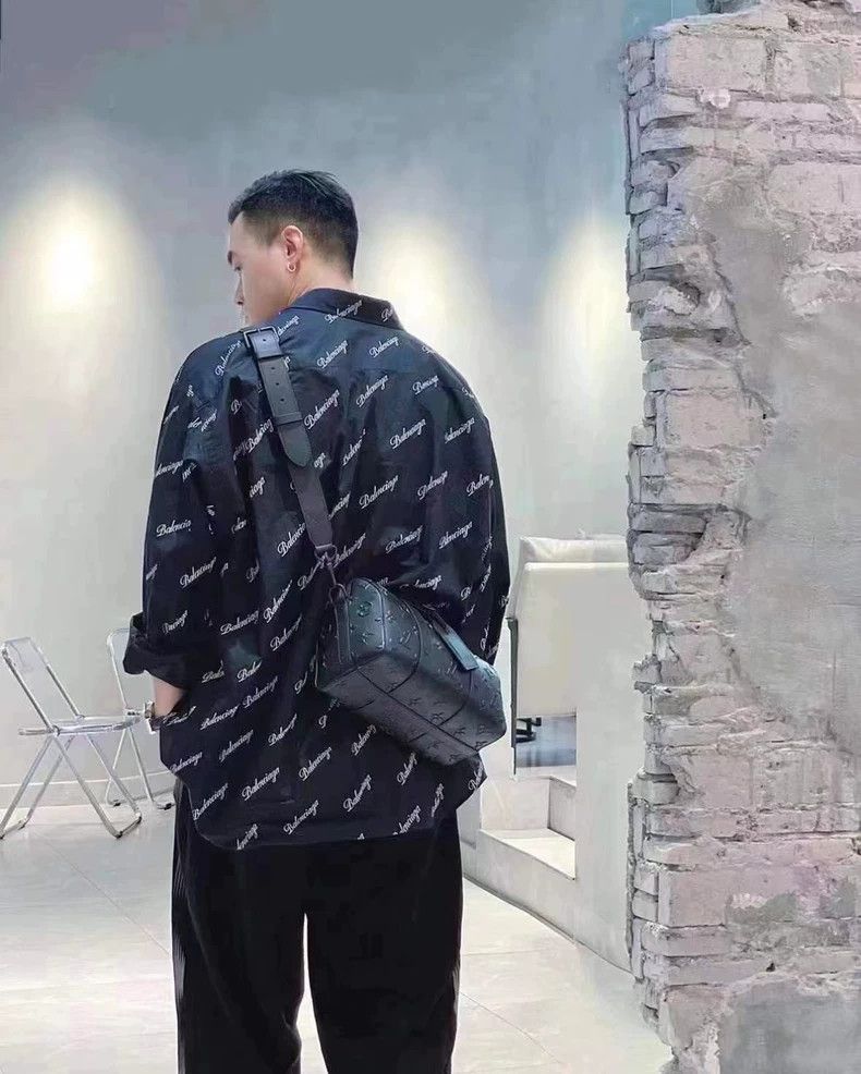 Balenciaga Balenciaga size 40 Bullet screen full LOGO shirt Size US XXS / EU 40 - 7 Thumbnail