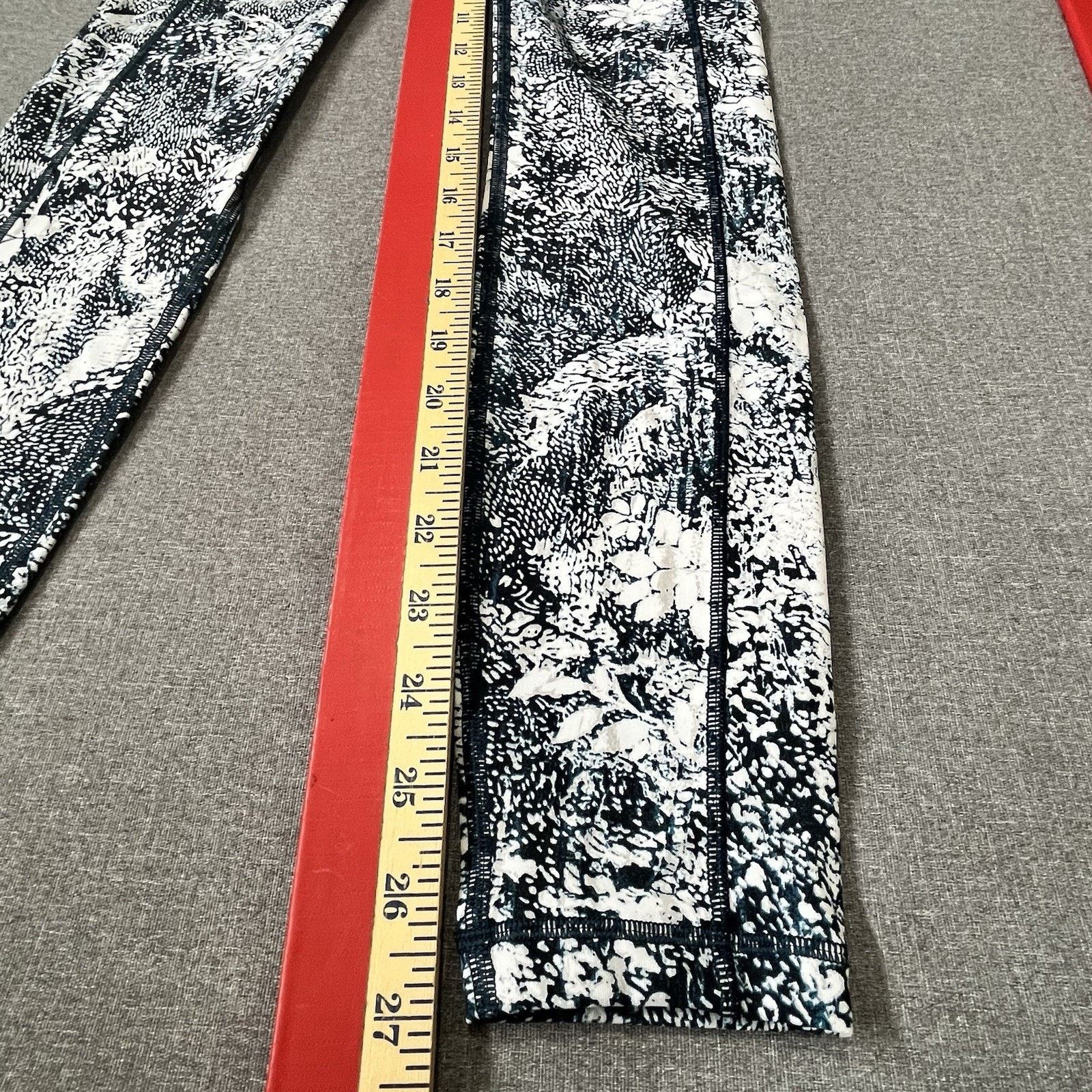 Lululemon Lululemon Speed Up Tight *Full-On Luxtreme Wildwood sz 2 Size 26" / US 2 / IT 38 - 5 Thumbnail