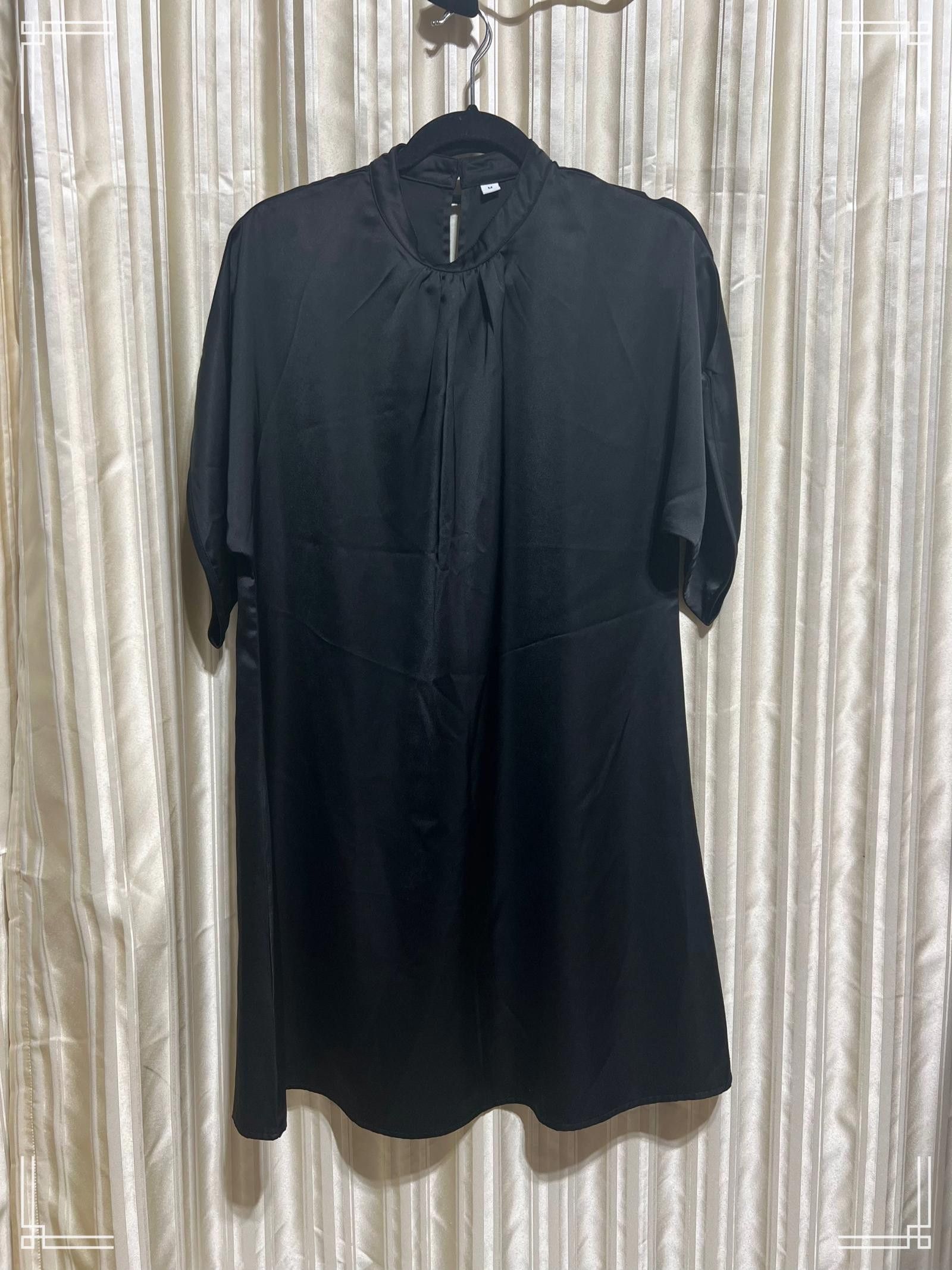 Designer Elegant Black Dress with Gathered Neckline, Size Medium Size M / US 6-8 / IT 42-44 - 1 Thumbnail