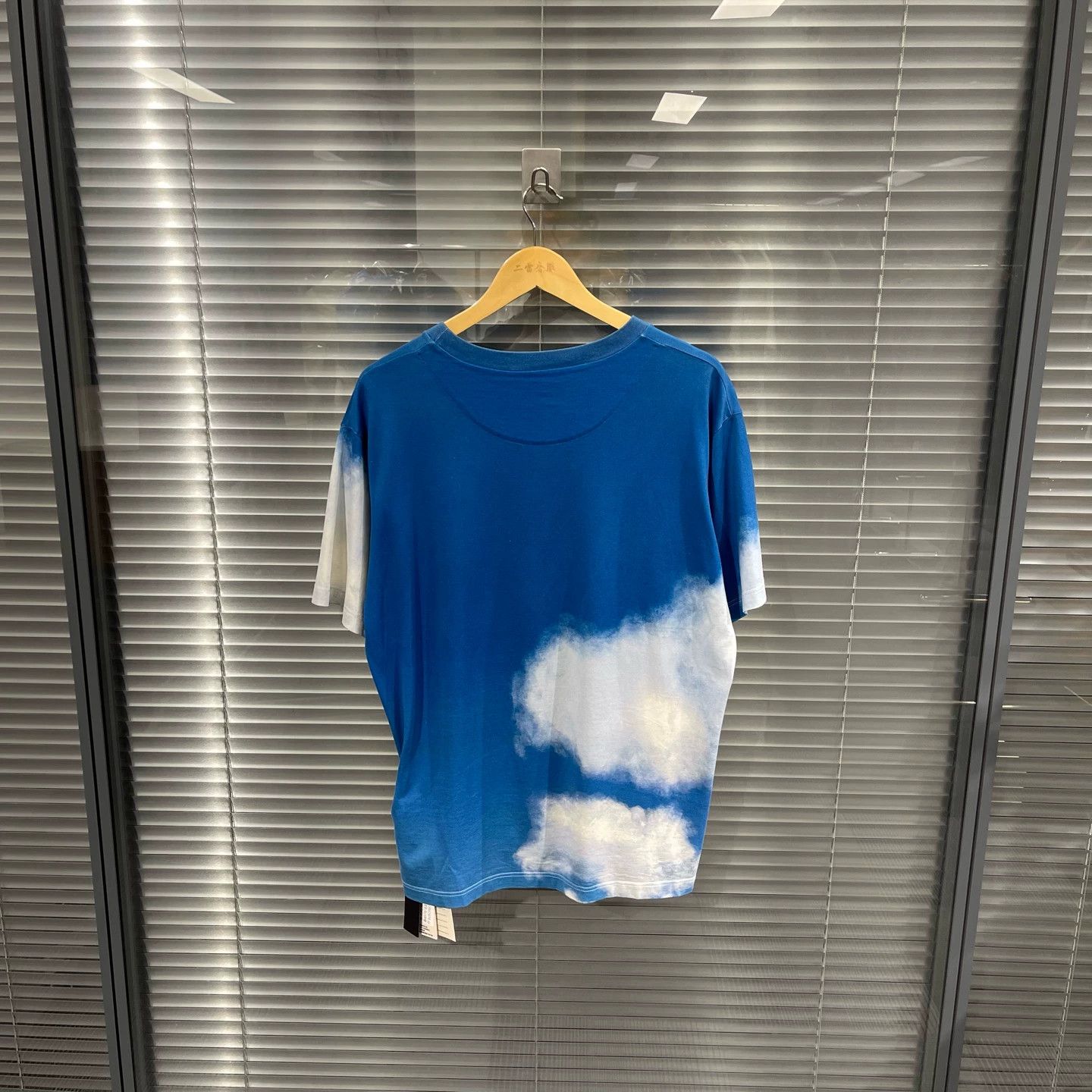 Louis Vuitton Louis Vuitton Blue Sky White Clouds SS Tee XL 99 New Size US XL / EU 56 / 4 - 2 Thumbnail