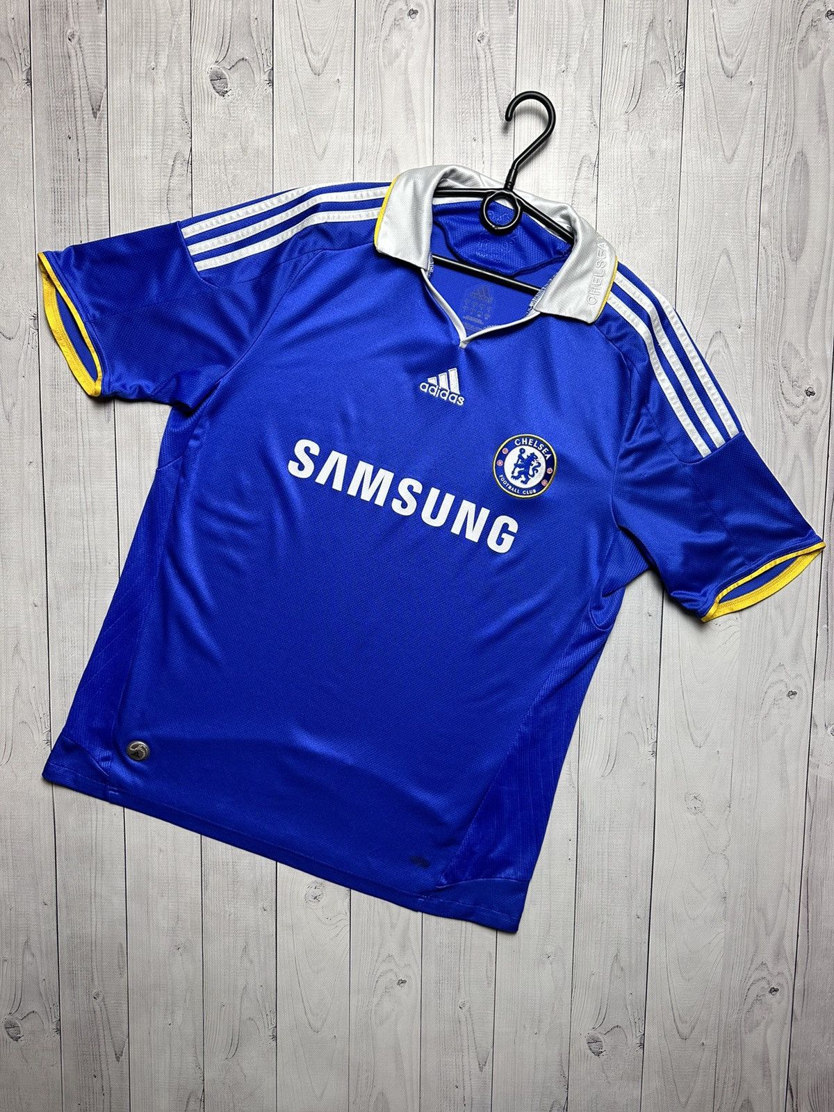 Adidas × Chelsea Soccer × Vintage Vintage adidas Chelsea soccer jersey size L Size US L / EU 52-54 / 3 - 1 Thumbnail