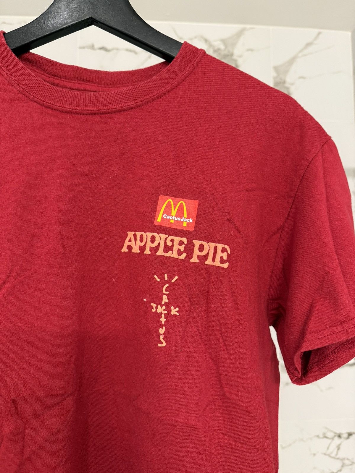 Travis Scott TRAVIS SCOTT X MCDONALD’S APPLE PIE T-SHIRT SIZE S! 🍎 Size US S / EU 44-46 / 1 - 3 Thumbnail