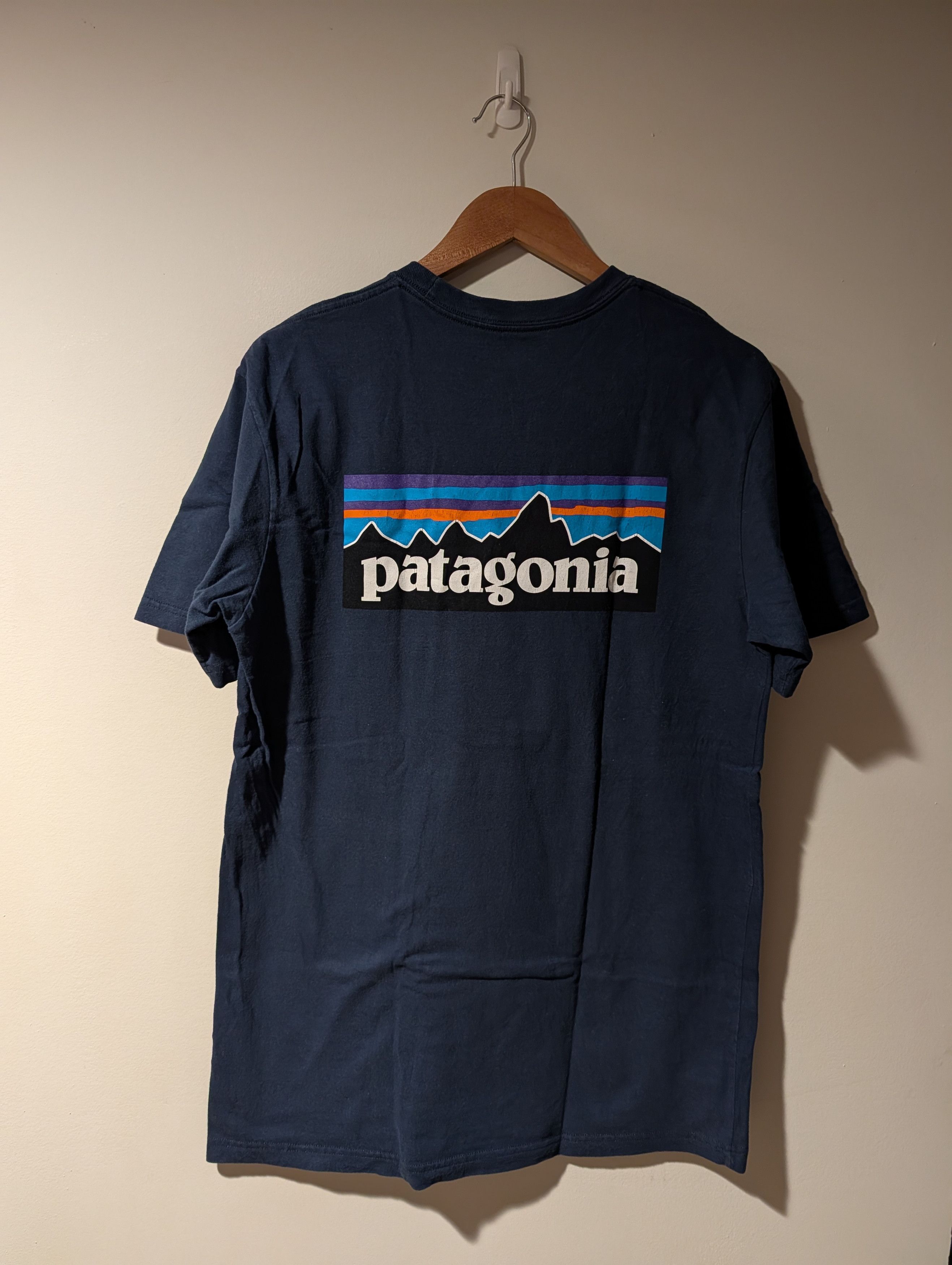 Patagonia Patagonia Regular Fit Classic Mountain Crew Neck T-Shirt Size US M / EU 48-50 / 2 - 1 Thumbnail