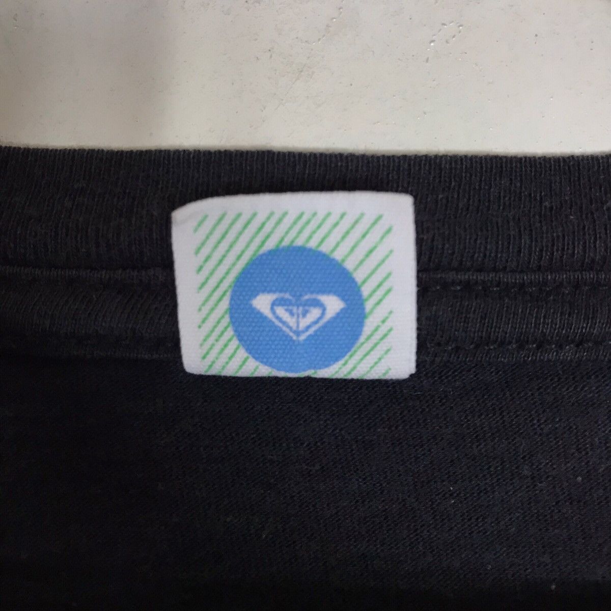 Vintage Vintage 90s Roxy Surfing Love Stencil Tee Shirt Size M / US 6-8 / IT 42-44 - 12 Thumbnail