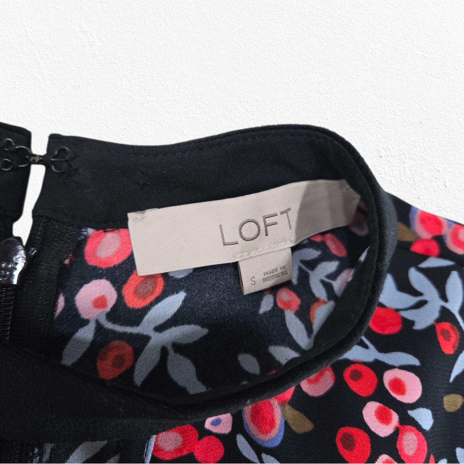 Loft LOFT Black Floral Berry Print Retro Dress Size Small Size S / US 4 / IT 40 - 5 Thumbnail