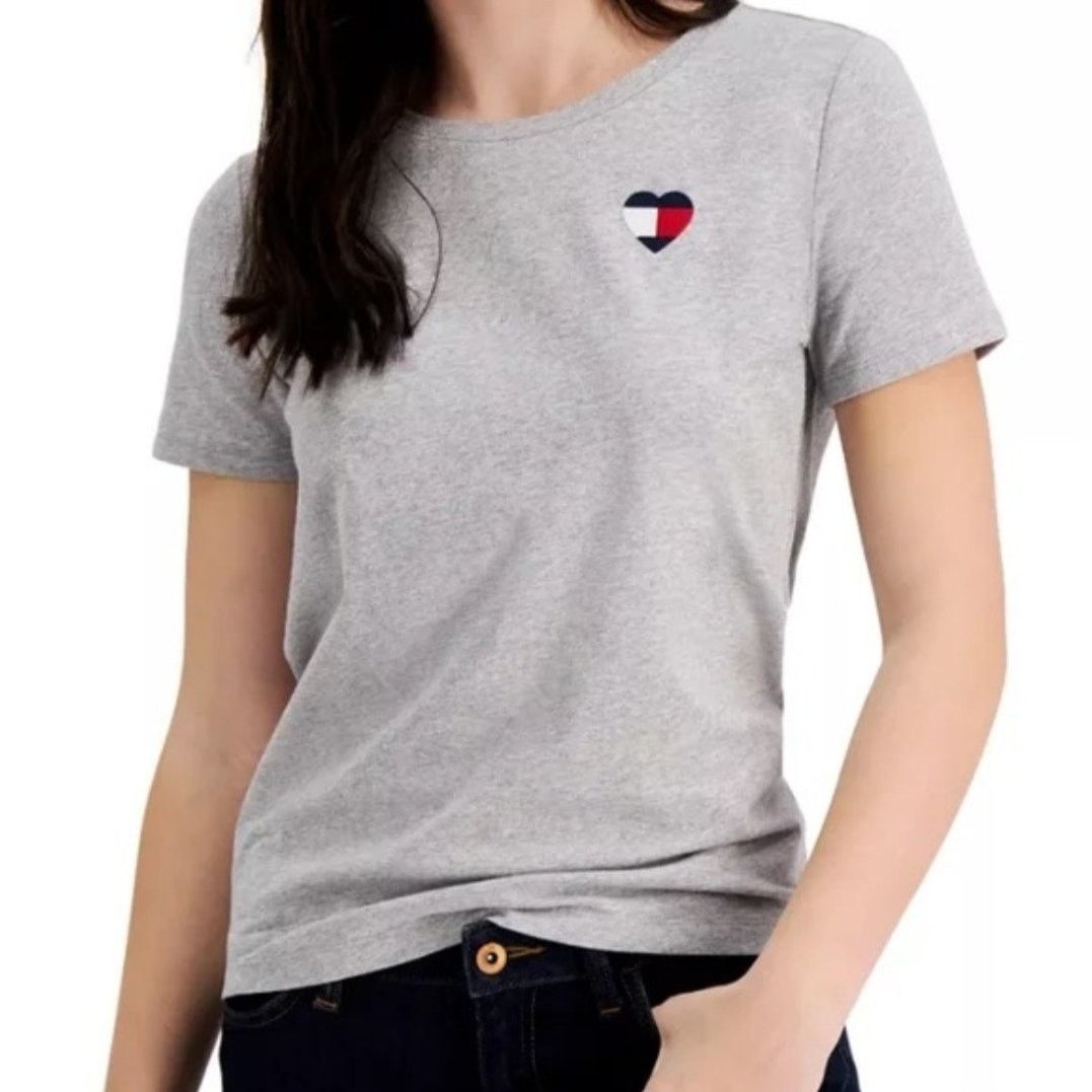 Tommy Hilfiger Tommy Hilfiger Women's Small Grey Heart Logo T-Shirt Size S / US 4 / IT 40 - 1 Thumbnail