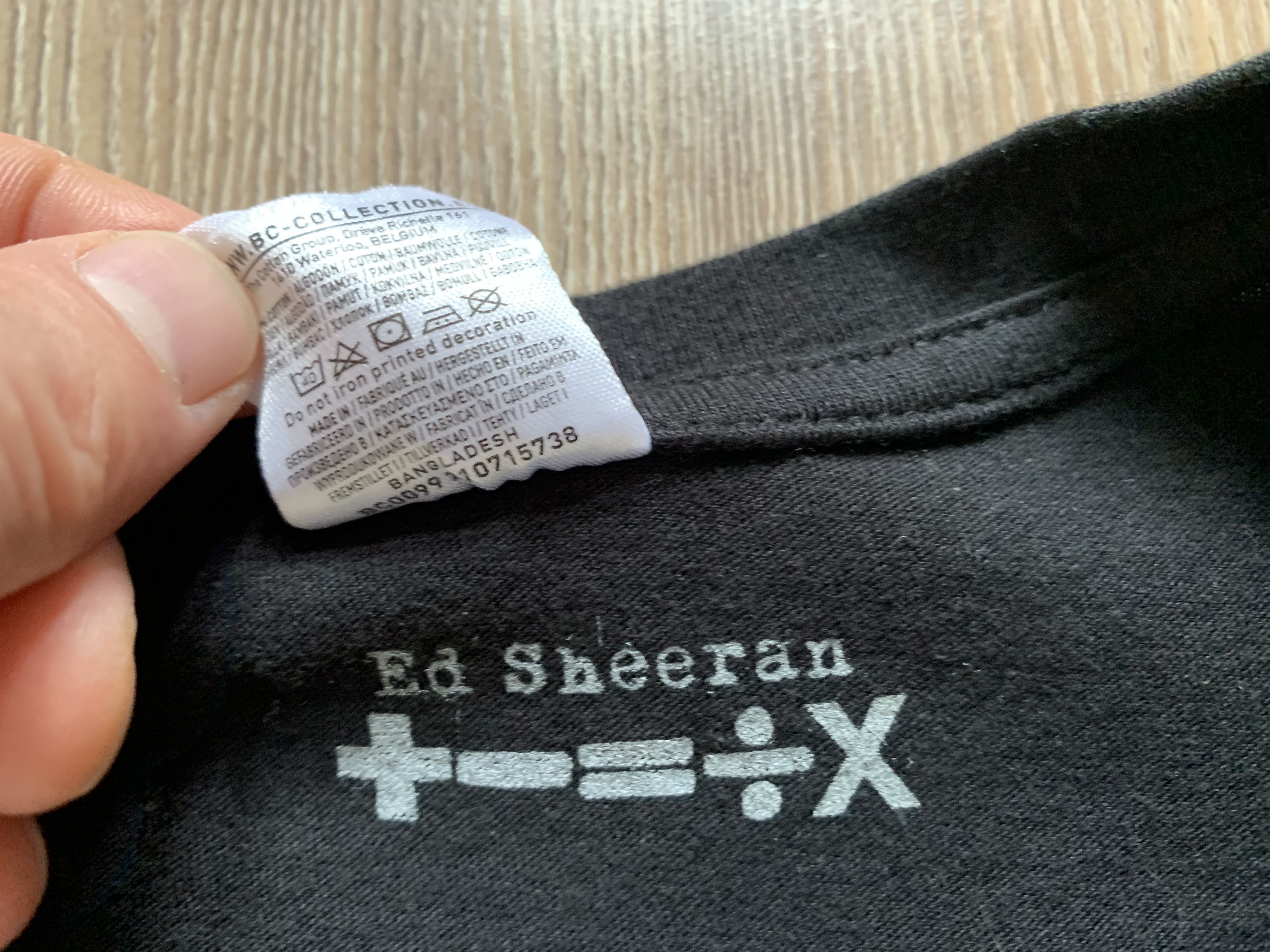 Band Tees Ed Sheeran 2022 Tour T Shirt Size US S / EU 44-46 / 1 - 8 Thumbnail