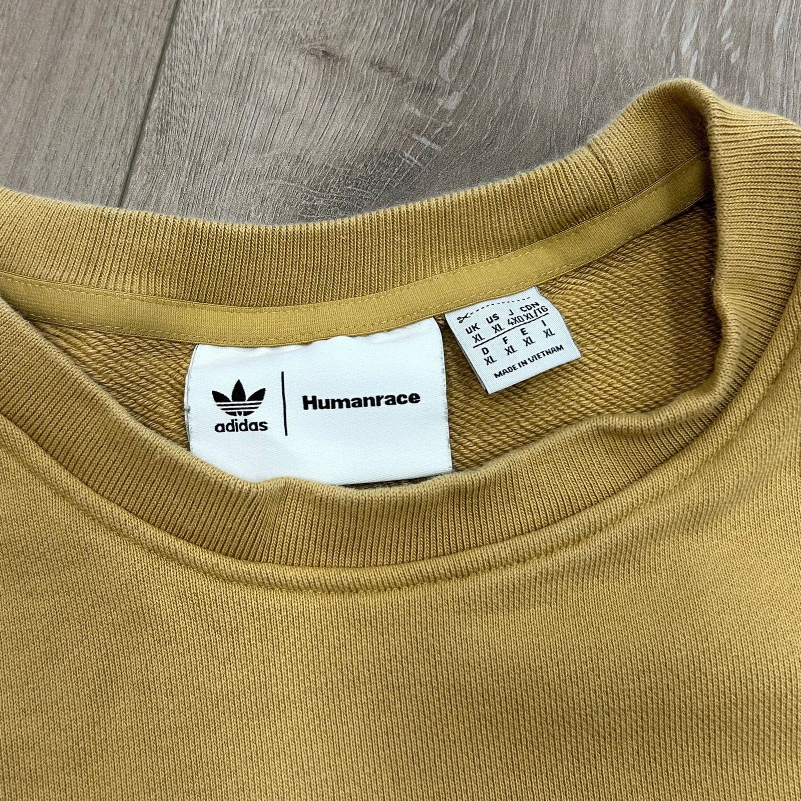 Adidas Adidas x Pharrell Williams Humanrace Basic Crewneck Sweater Size US XL / EU 56 / 4 - 6 Thumbnail