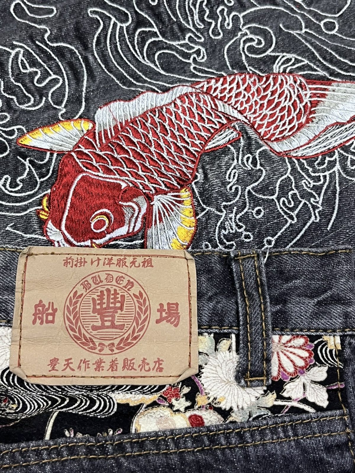 Boden 🔥BUDEN Koi Fish Embroidery Denim Shorts Wave Y2K Karakuri Size US 31 - 10 Thumbnail
