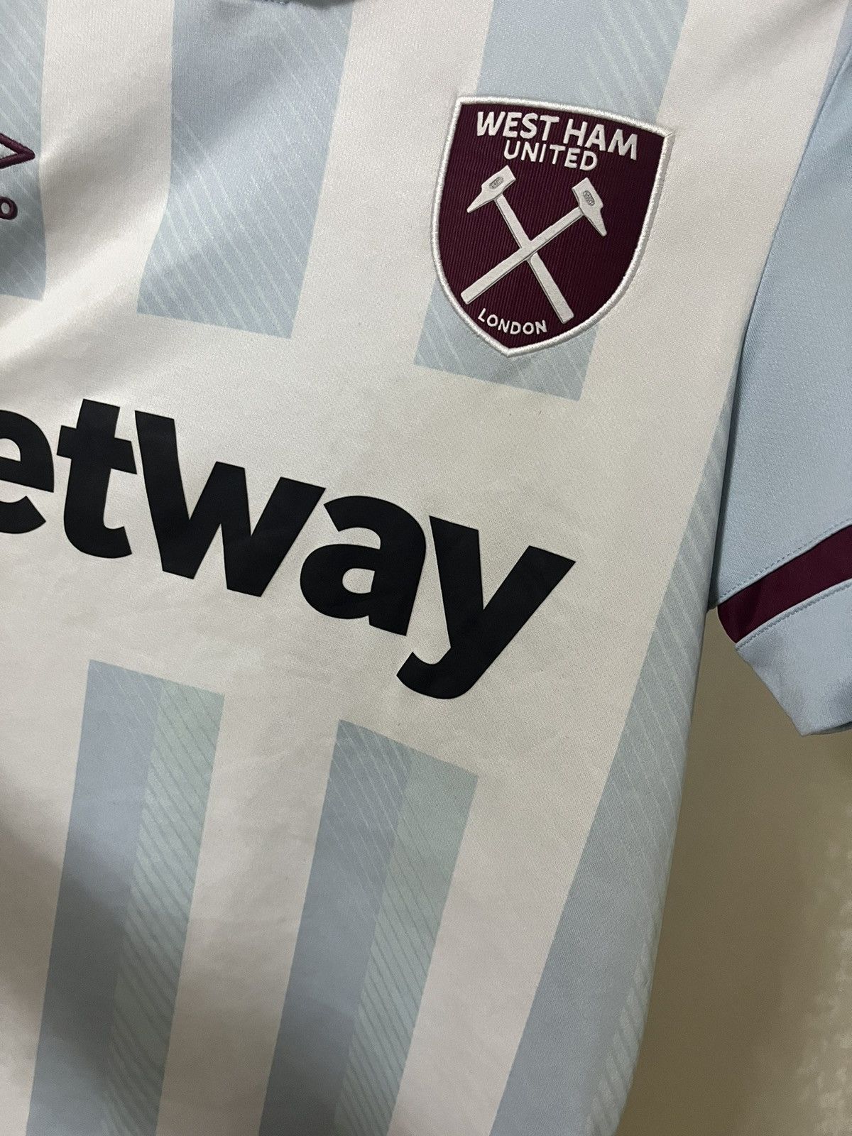 Vintage Umbro West Ham United 2021/22 Away Jersey Size US M / EU 48-50 / 2 - 4 Thumbnail
