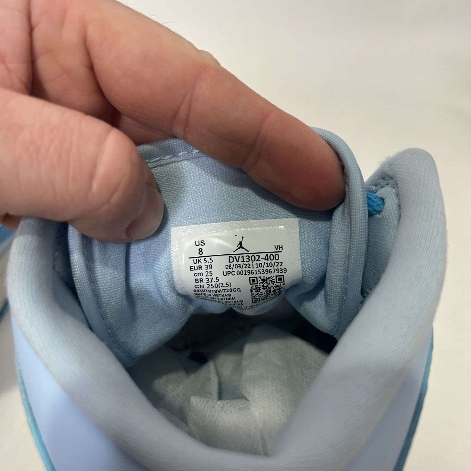 Nike Nike Air Jordan 1 Mid SE WMNS “Ice Blue” DV1302-400 Size US 8 / IT 38 - 8 Thumbnail