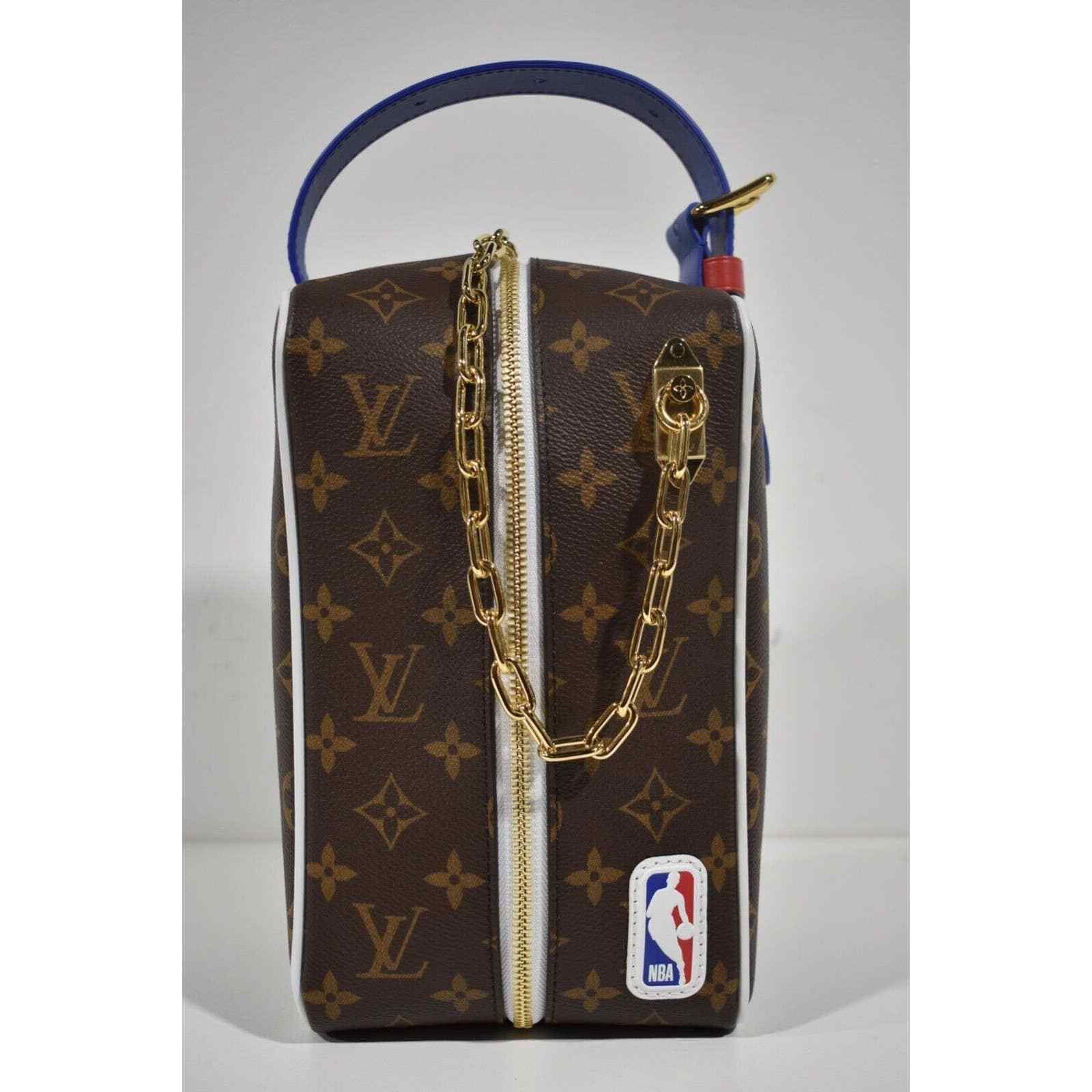 Louis Vuitton Louis Vuitton NBA Cloakroom Dopp Kit Travel Pouch Bag Size ONE SIZE - 2 Thumbnail