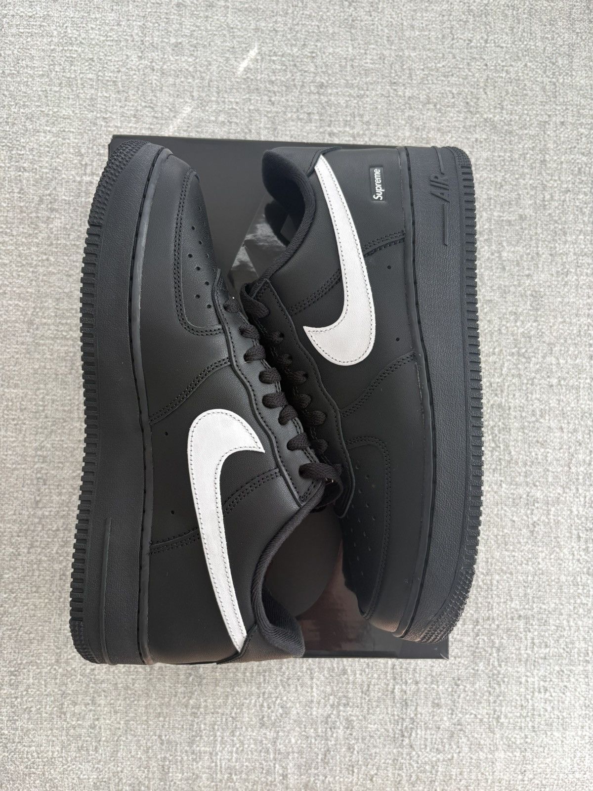 Nike × Supreme Supreme x Nike Air Force 1 ‘Box Logo-Black White’ Size US 9 / EU 42 - 3 Thumbnail