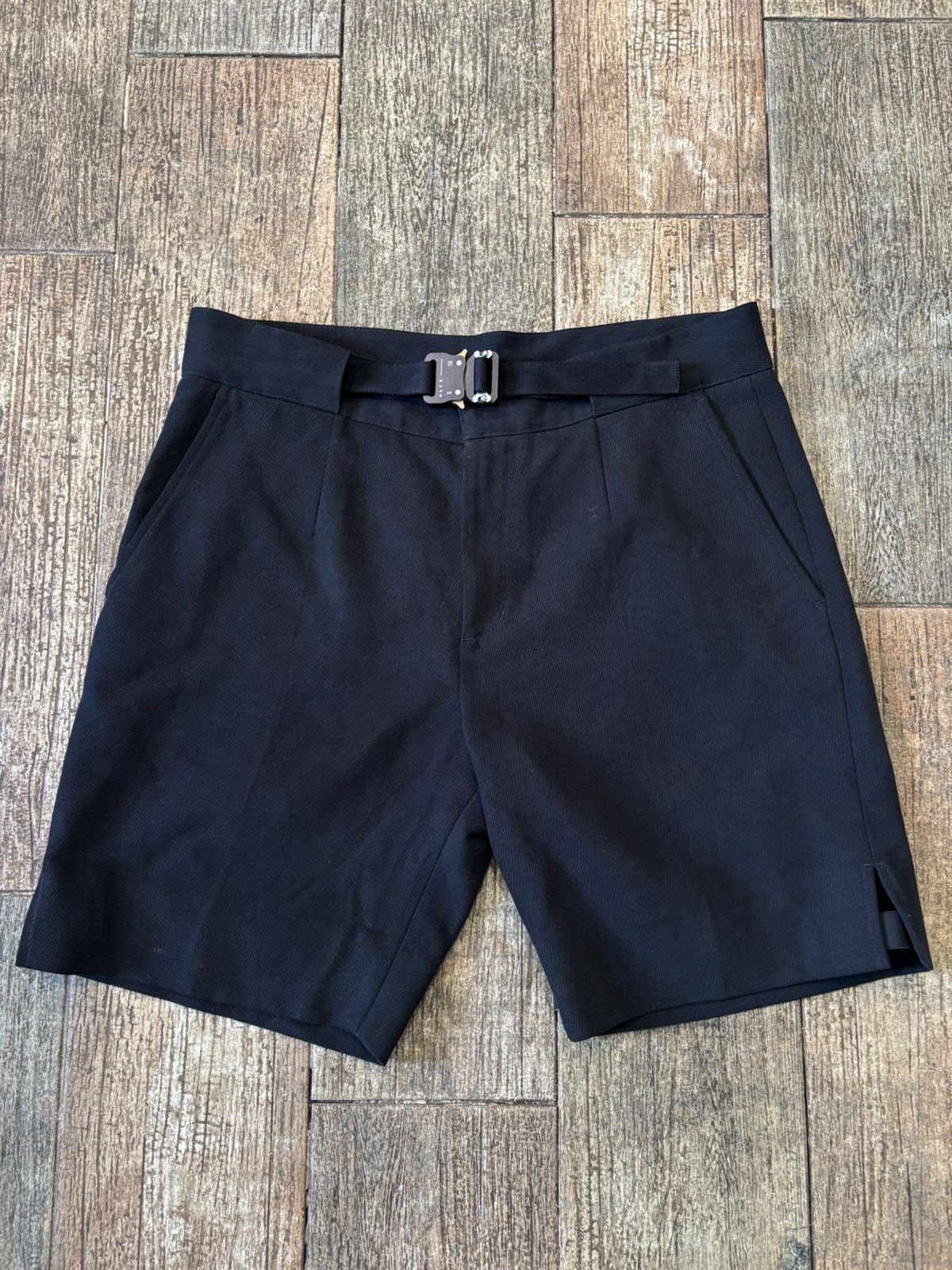 1017 ALYX 9SM Alyx Black Buckle Twill Shorts Size US 34 / EU 50 - 1 Thumbnail
