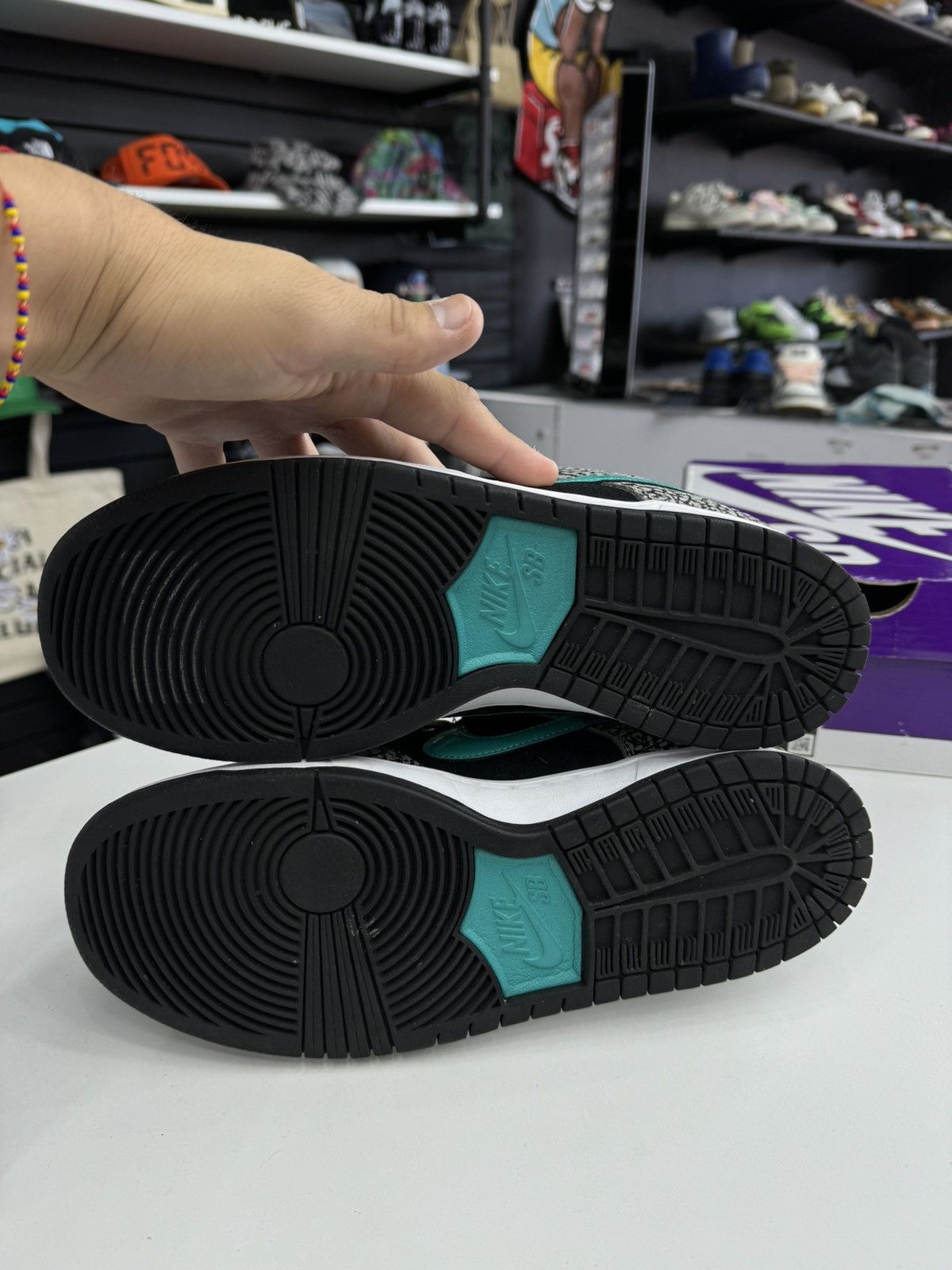 Nike × atmos Nike SB Dunk Low Atmos Elephant Size US 8 / EU 41 - 3 Thumbnail