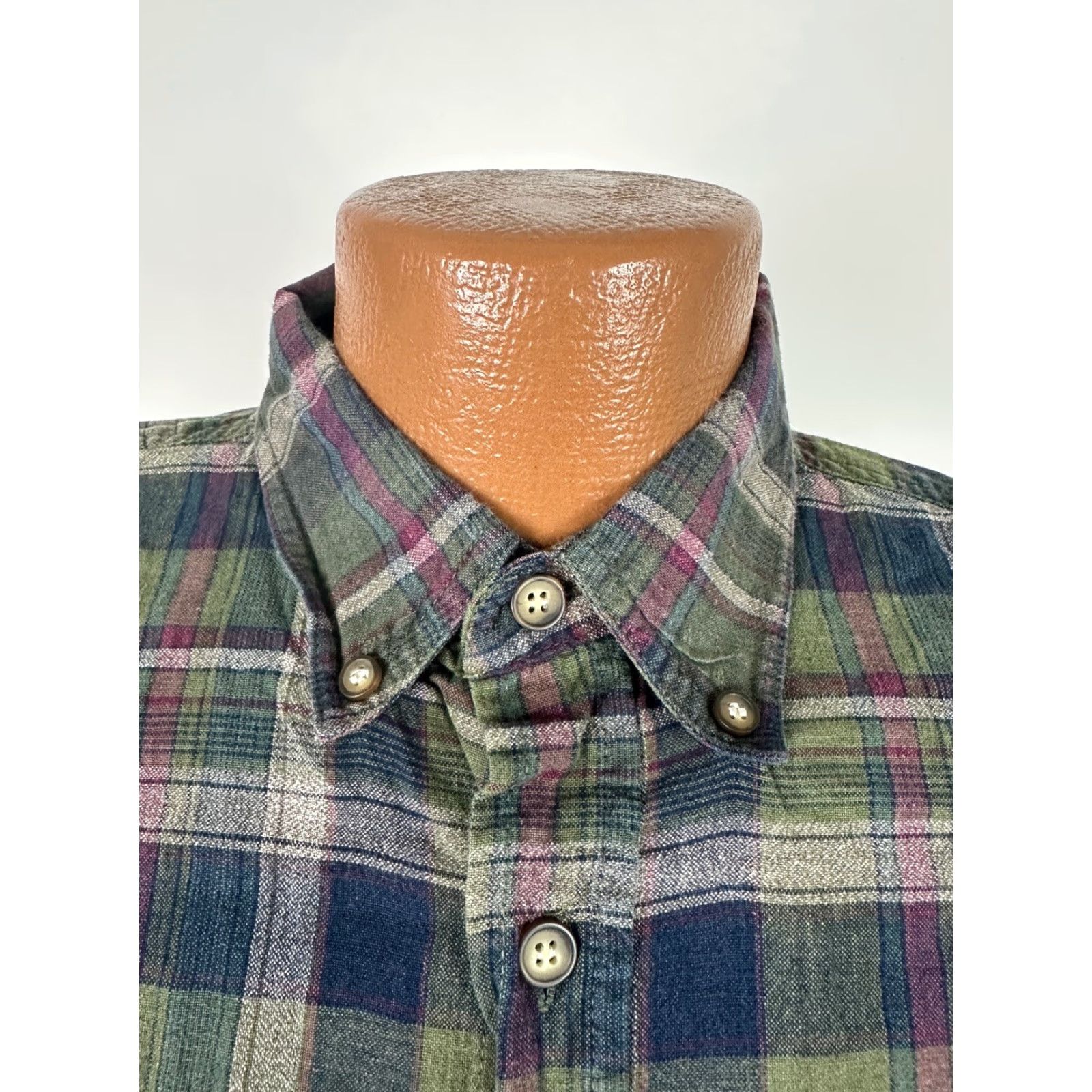 Equipment VINTAGE Basic Equipment Shirt Men Medium 90s Plaid Button-Up Cotton Green Casual 90s Vintage, Outdoor, Preppy Mens Shirt Size US M / EU 48-50 / 2 - 3 Thumbnail