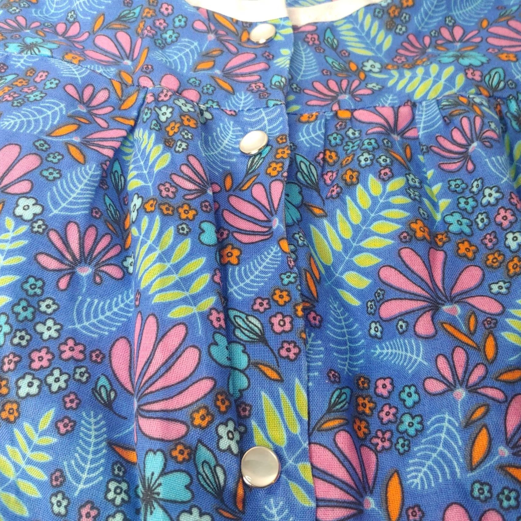 Vintage CW Classics Snap up smock Womens M Blue Women Pink Floral Sleeveless Pearl Workwear Size M / US 6-8 / IT 42-44 - 4 Thumbnail