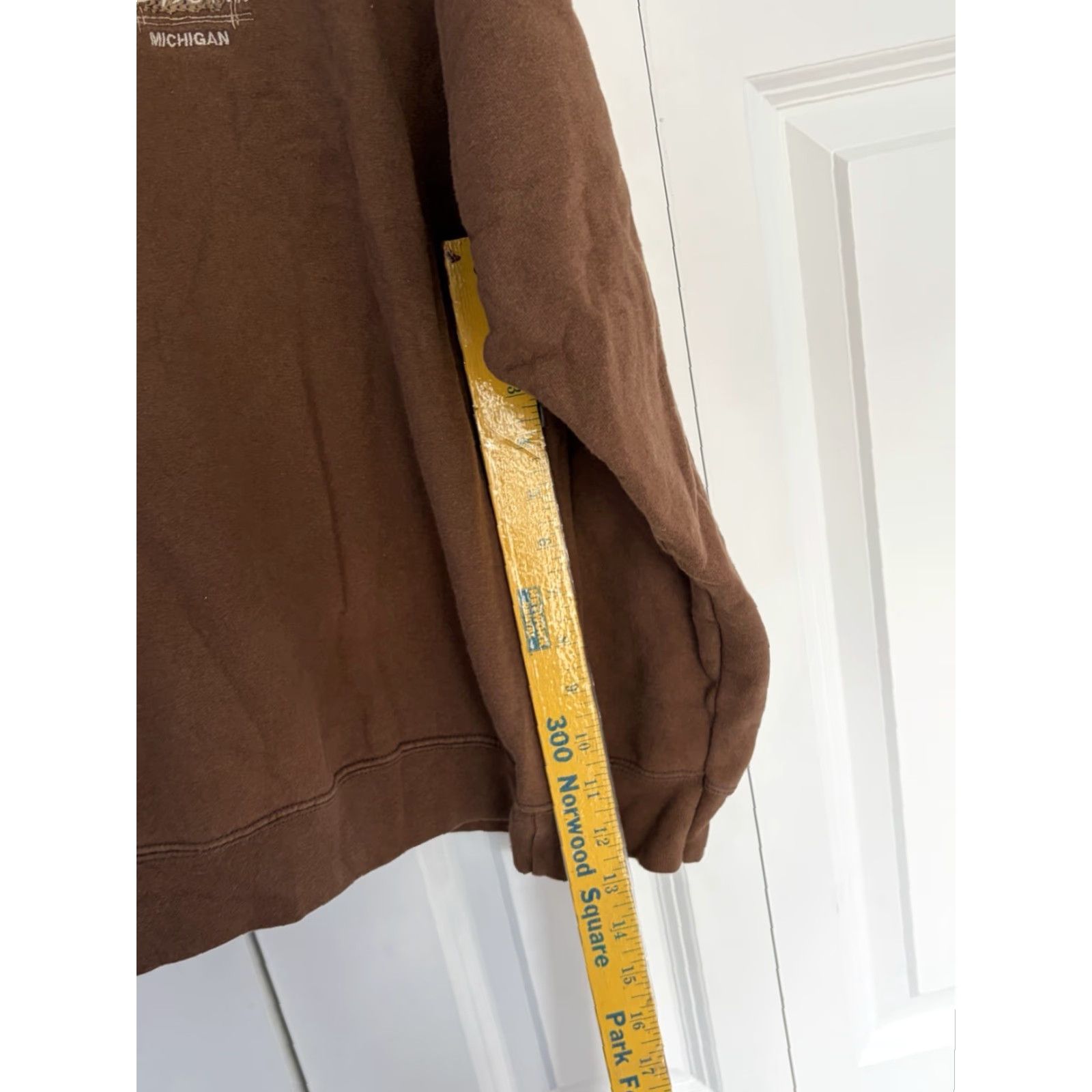 Gildan VINTAGE Gildan Heavy Blend Sweatshirt Brown Crew Neck Long Sleeve Pullover Size L Men’s Up North Michigan Sweatshirt Size US L / EU 52-54 / 3 - 5 Thumbnail