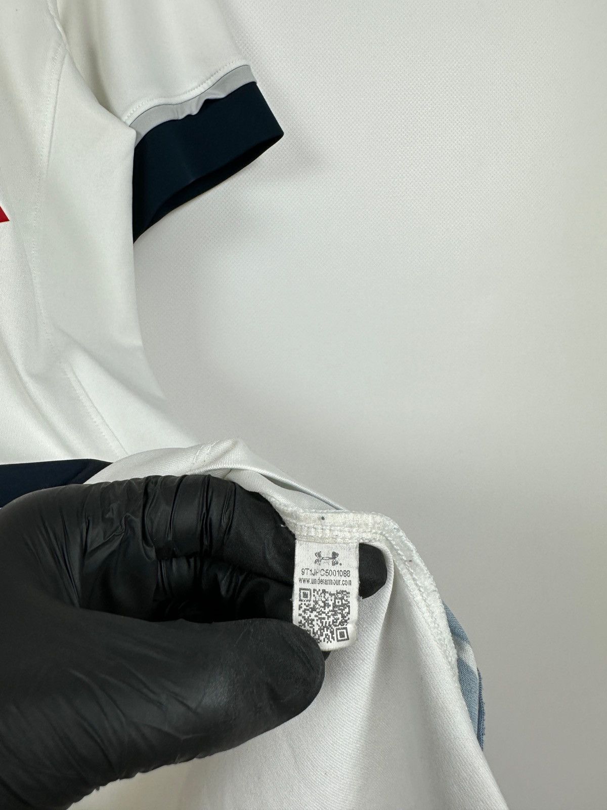 Under Armour 2015/16 Under Armour Tottenham Hotspur Home Soccer Jersey Size US M / EU 48-50 / 2 - 17 Thumbnail