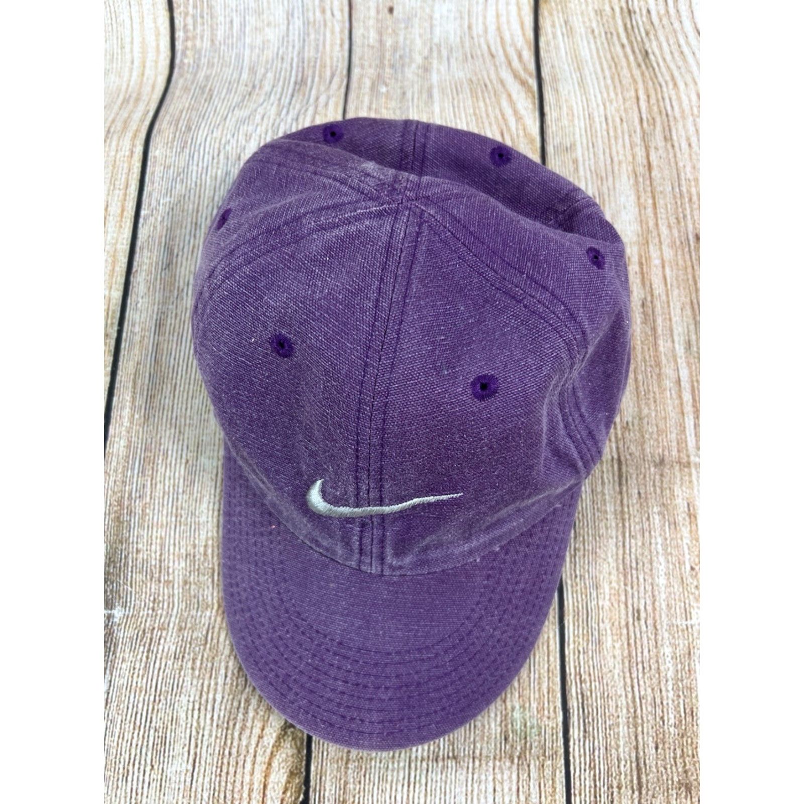Nike VINTAGE Nike Hat Purple Silver Embroidered Swoosh One Size Adult Baseball Cap Unisex 90s Sports Classic Lightweight Cotton Size ONE SIZE - 2 Thumbnail
