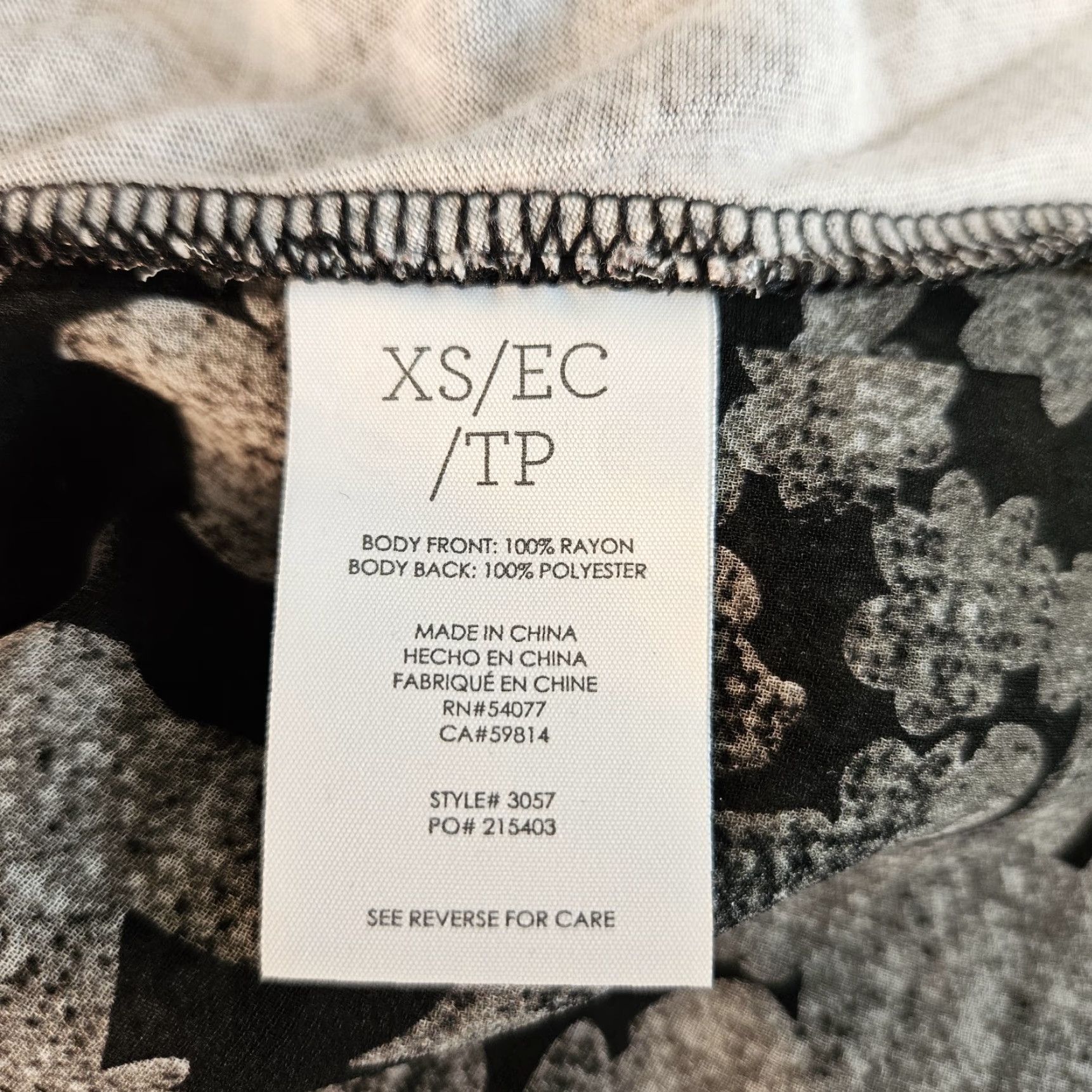 Vintage Cabi 3057 Womens Tank Top XS Black White Floral Cowl Neck Sleeveless Size XS / US 0-2 / IT 36-38 - 4 Thumbnail
