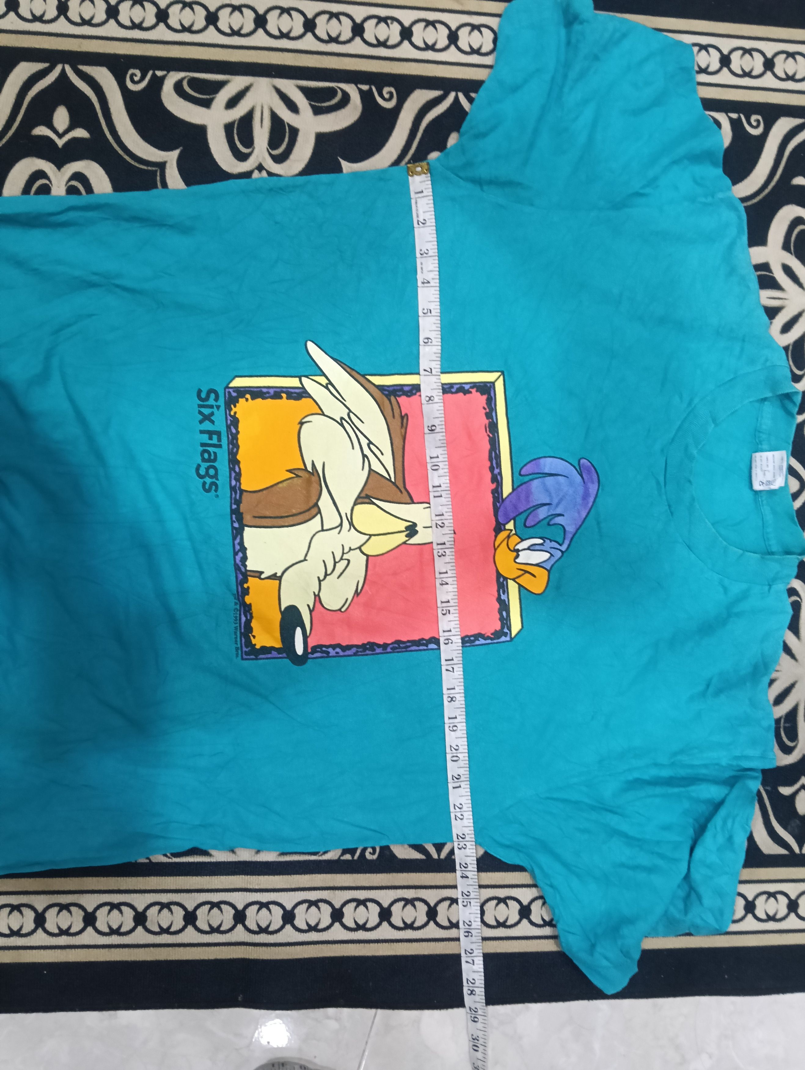 Warner Bros Vintage Six Flags 1993 Tee Size US XL / EU 56 / 4 - 7 Thumbnail
