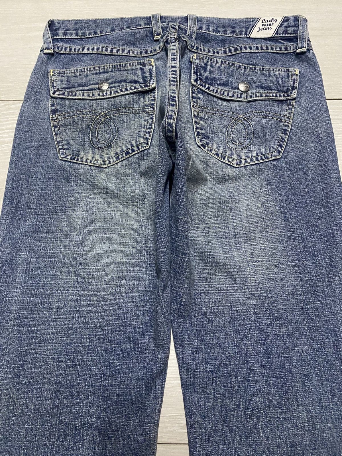 Lucky Brand Vintage Lucky Brand Dungaree Light Wash Flare Jeans Size US 29 - 4 Thumbnail