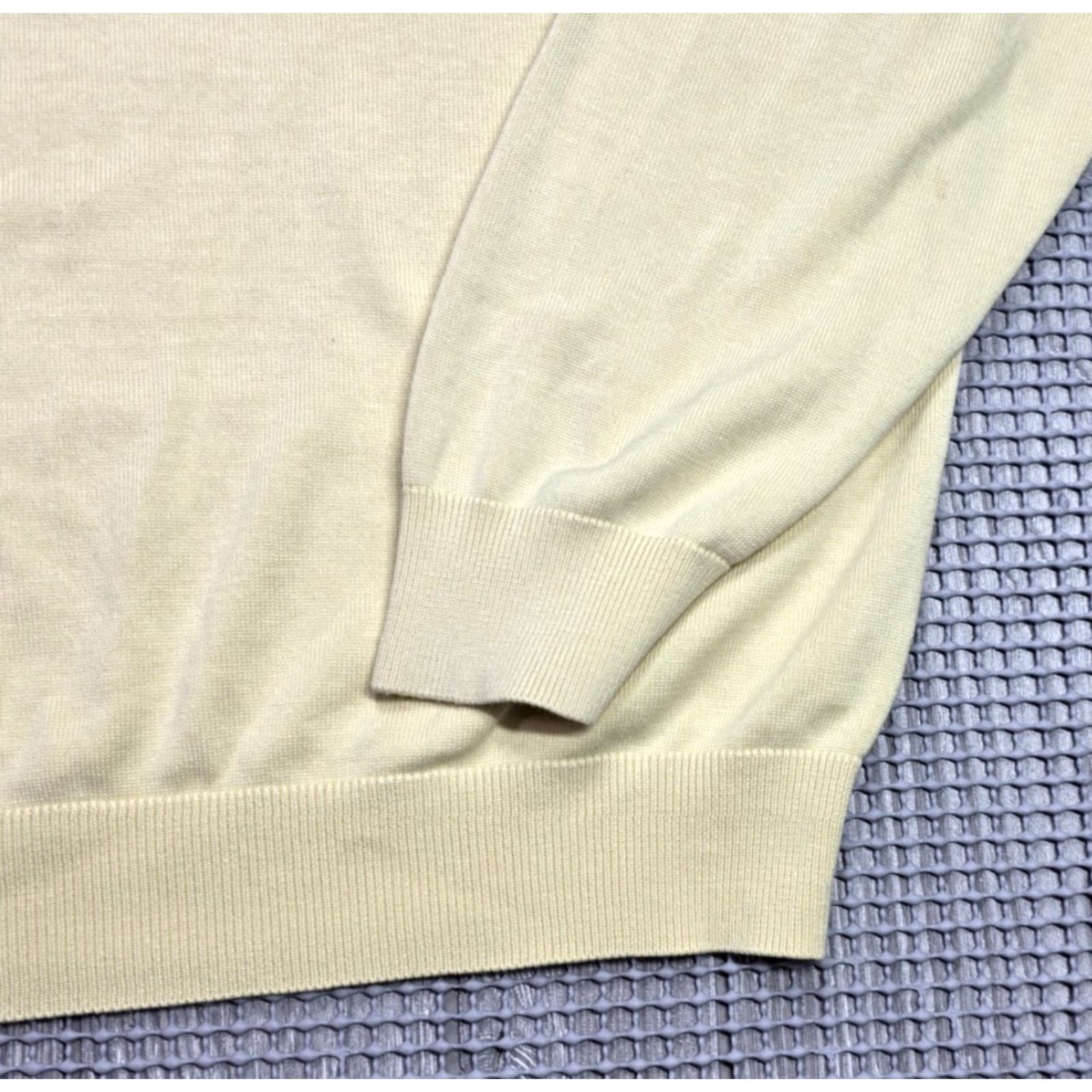 Brooks Brothers VINTAGE Brooks Brothers Country Club Mens 2XL Yellow Silk Blend Knit V Neck Sweater Size US XXL / EU 58 / 5 - 4 Thumbnail
