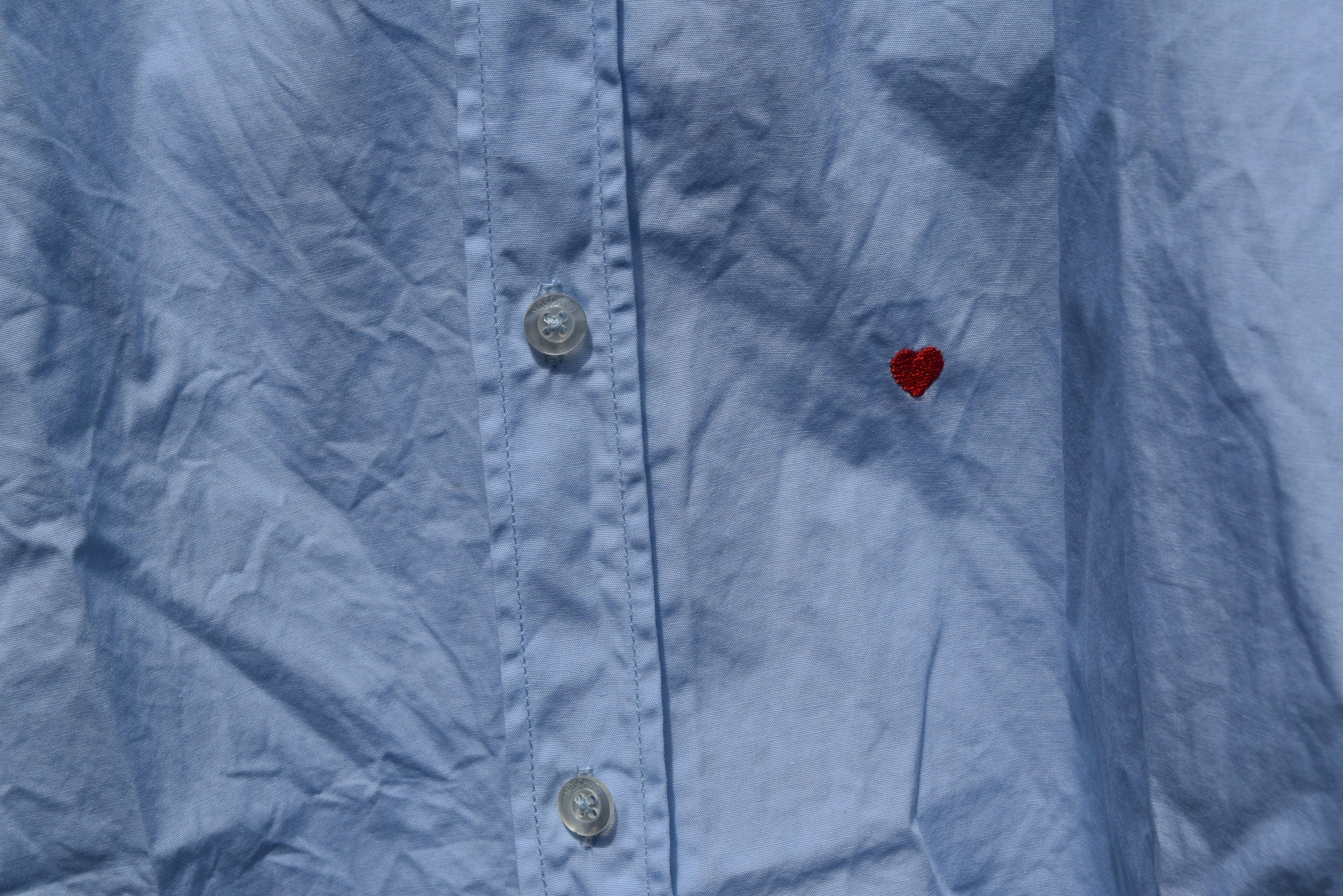 Moschino Moschino heart embroidered logo light blue poplin shirt Size US M / EU 48-50 / 2 - 6 Thumbnail