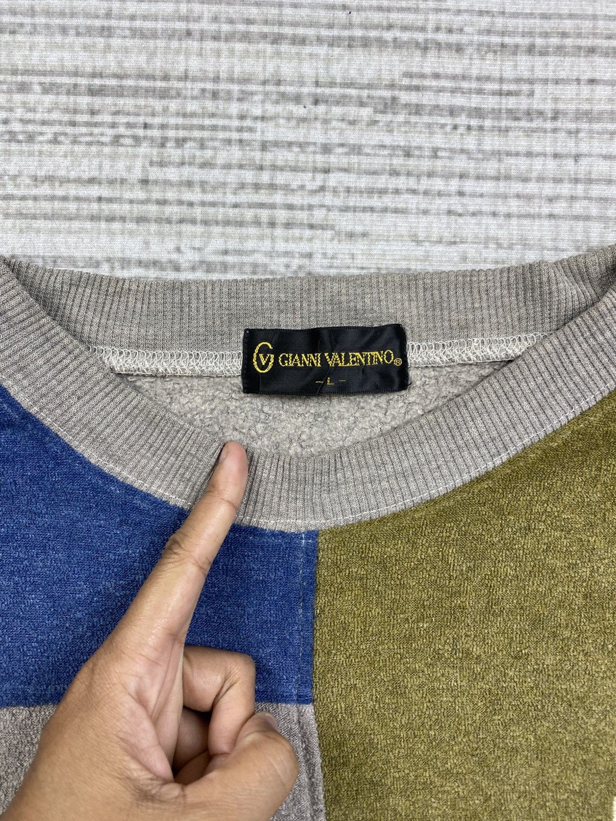 Designer × Gianni Valentino × Vintage Vtg 90s Gianni Valentino Nice Colour Block Sweatshirt Size US L / EU 52-54 / 3 - 8 Thumbnail